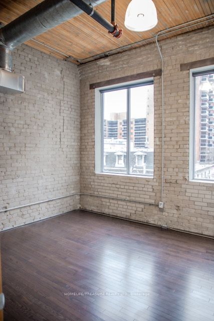 #3rd Flr - 243 Queen Street Property Photo 9
