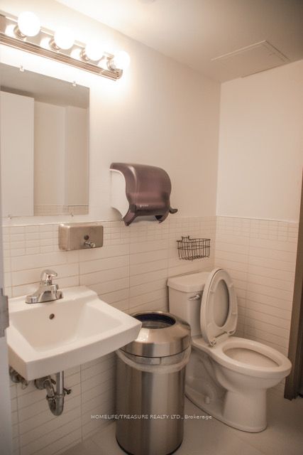 #3rd Flr - 243 Queen Street Property Photo 10