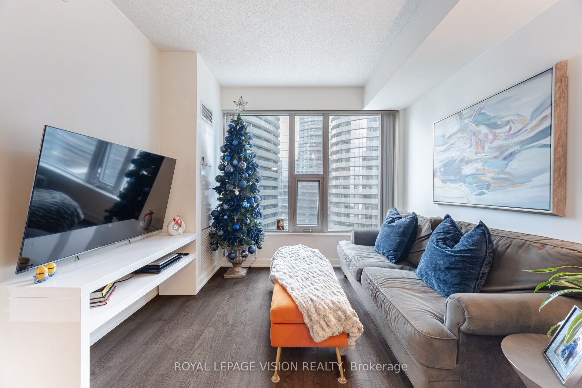 #2401 - 10 York Street Property Photo 1