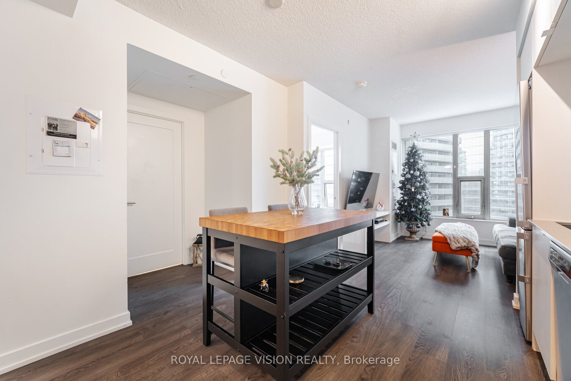 #2401 - 10 York Street Property Photo 10