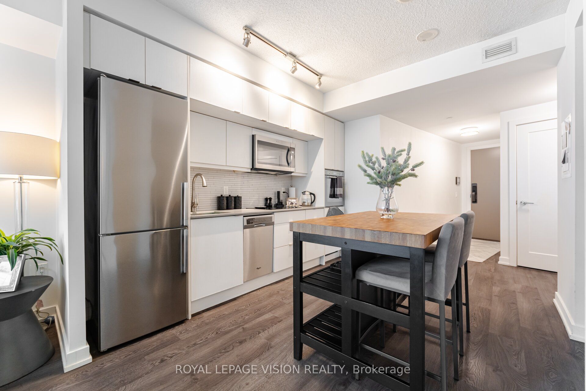 #2401 - 10 York Street Property Photo 13