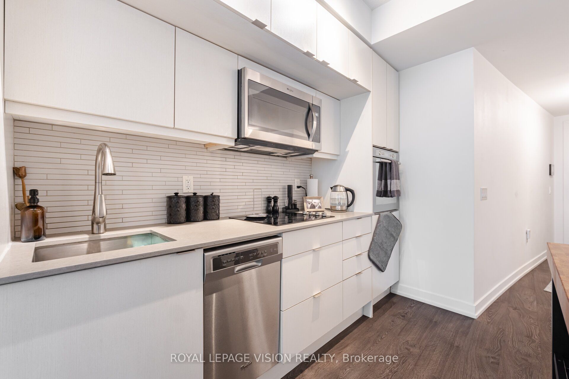 #2401 - 10 York Street Property Photo 14