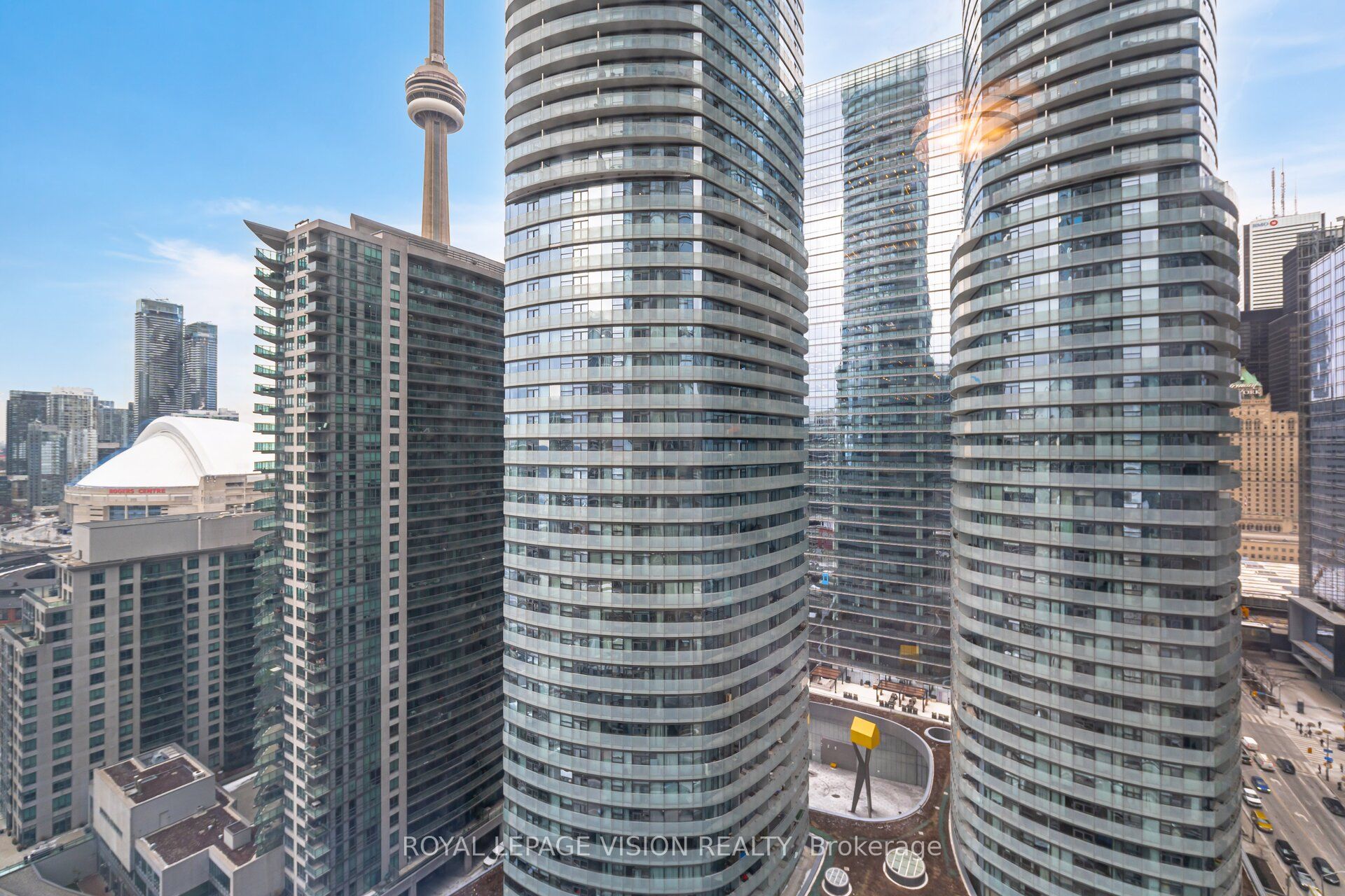 #2401 - 10 York Street Property Photo 19