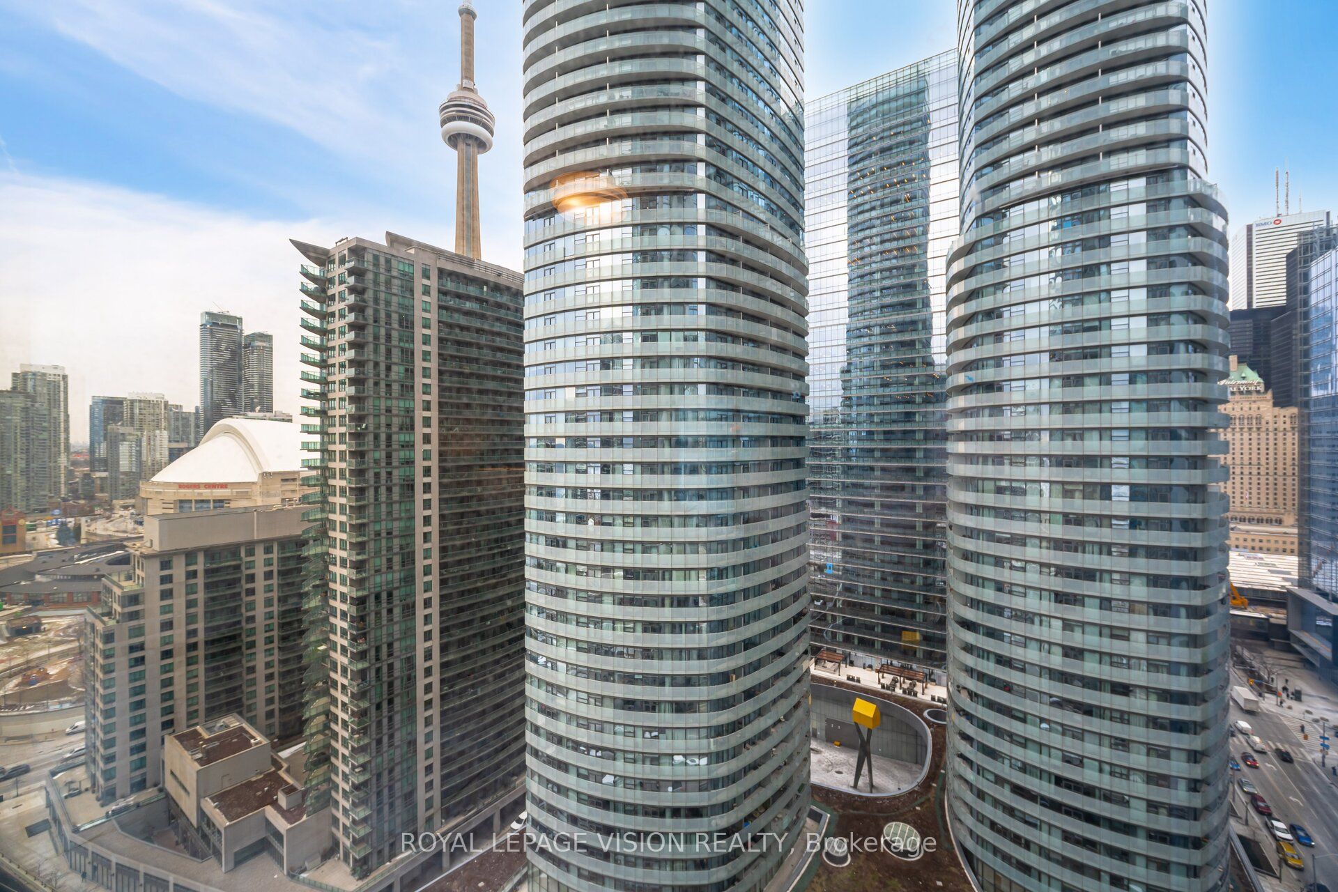 #2401 - 10 York Street Property Photo 23