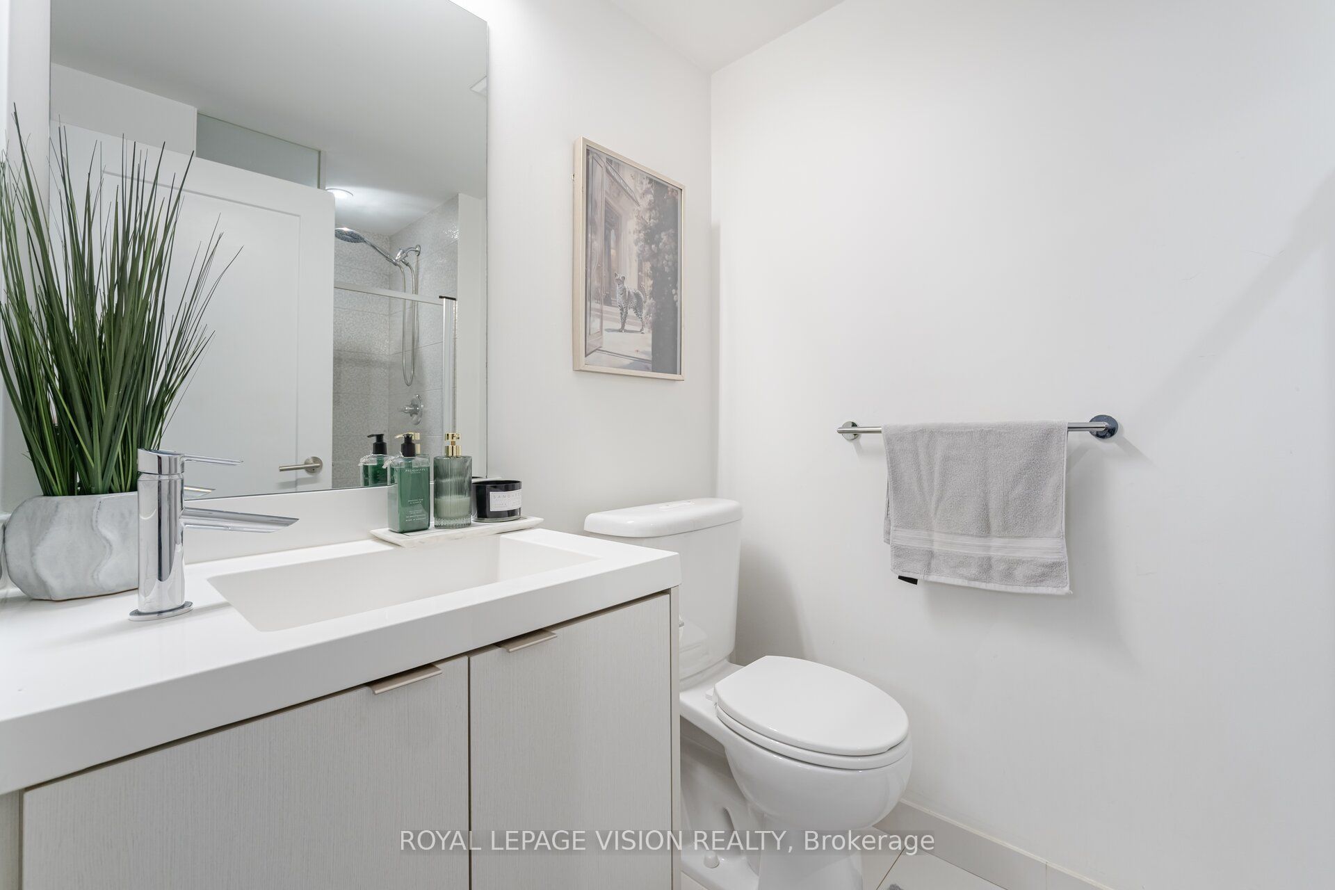 #2401 - 10 York Street Property Photo 25