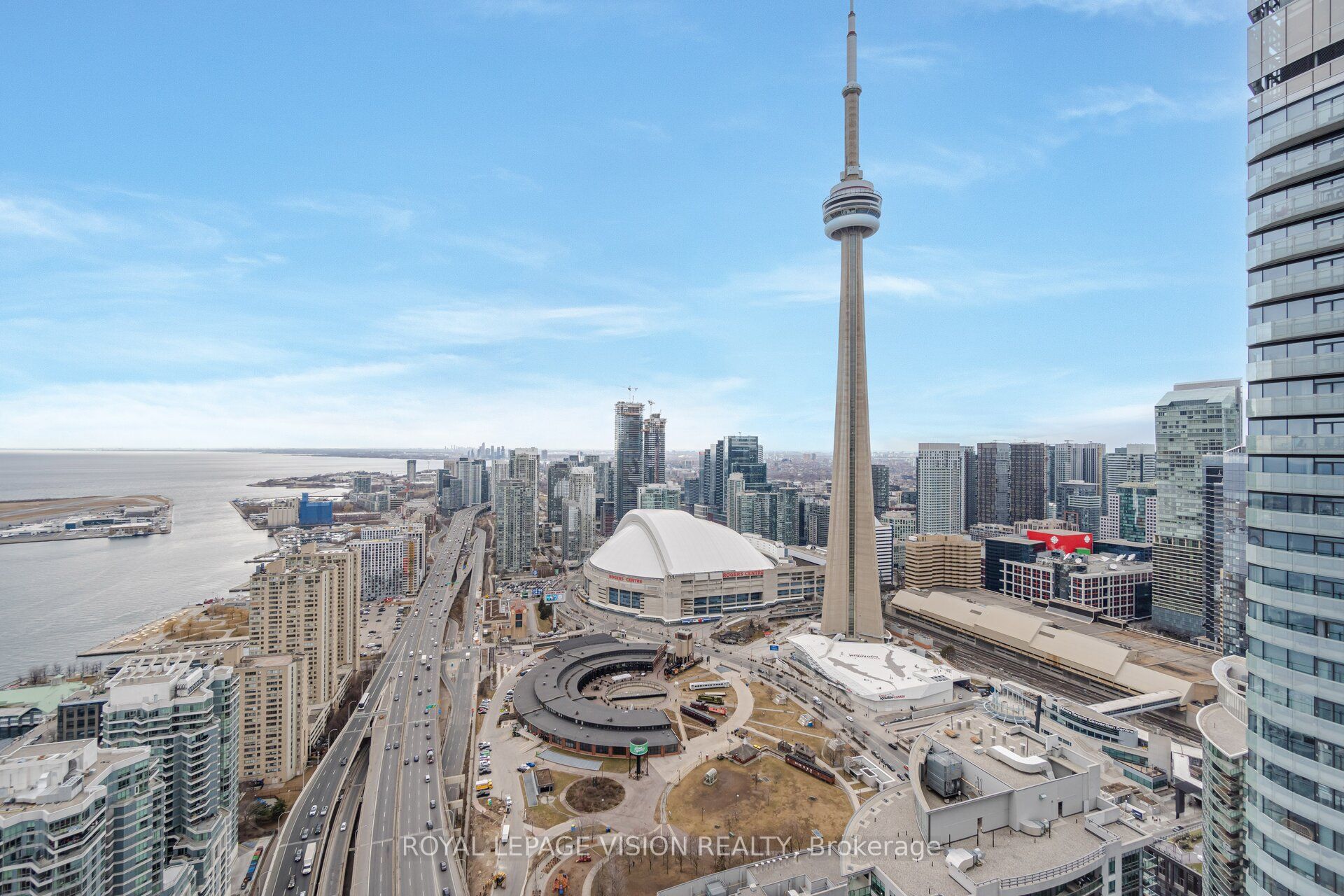 #2401 - 10 York Street Property Photo 28