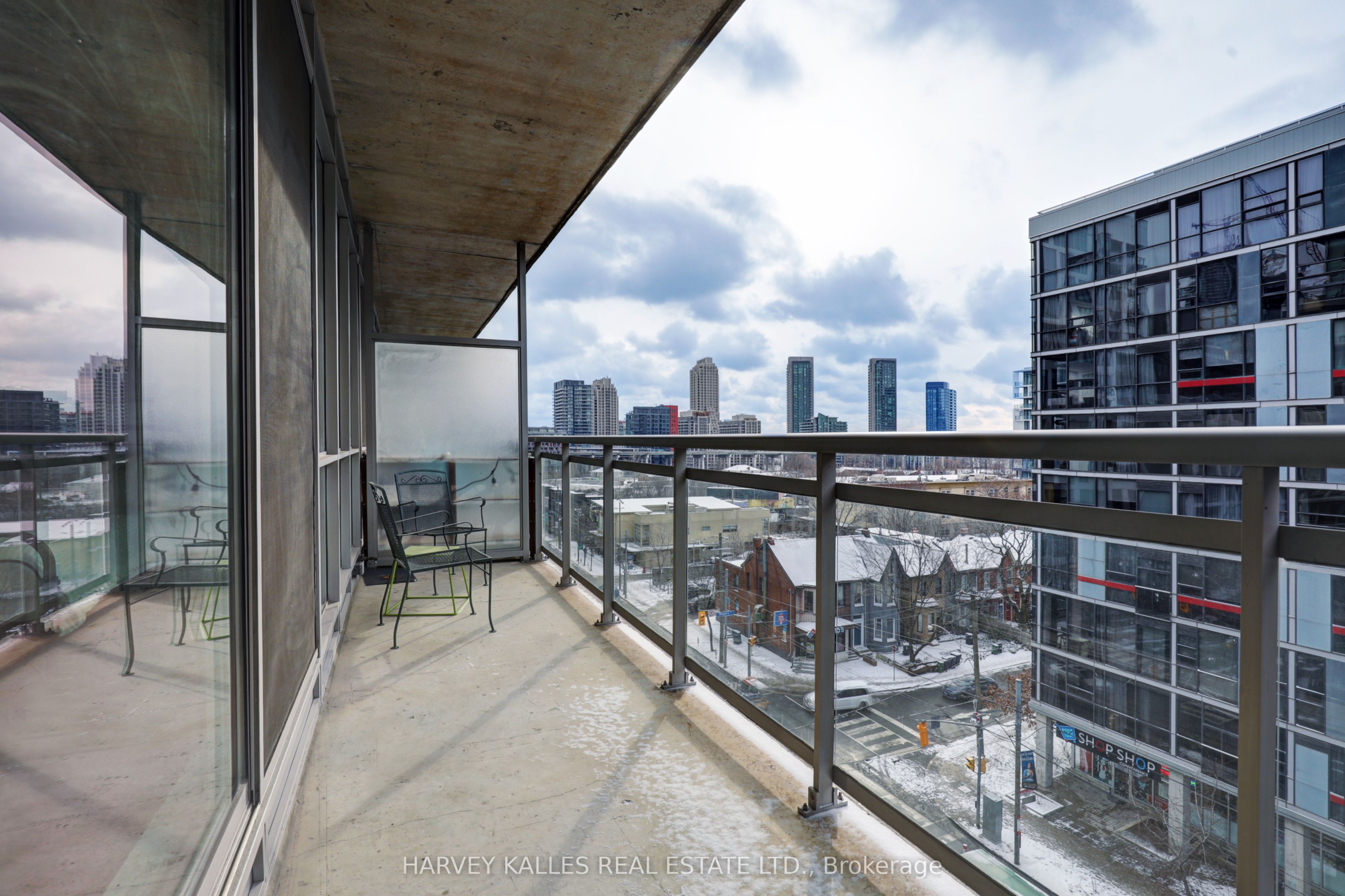 #709 - 38 Niagara Street Property Photo 28