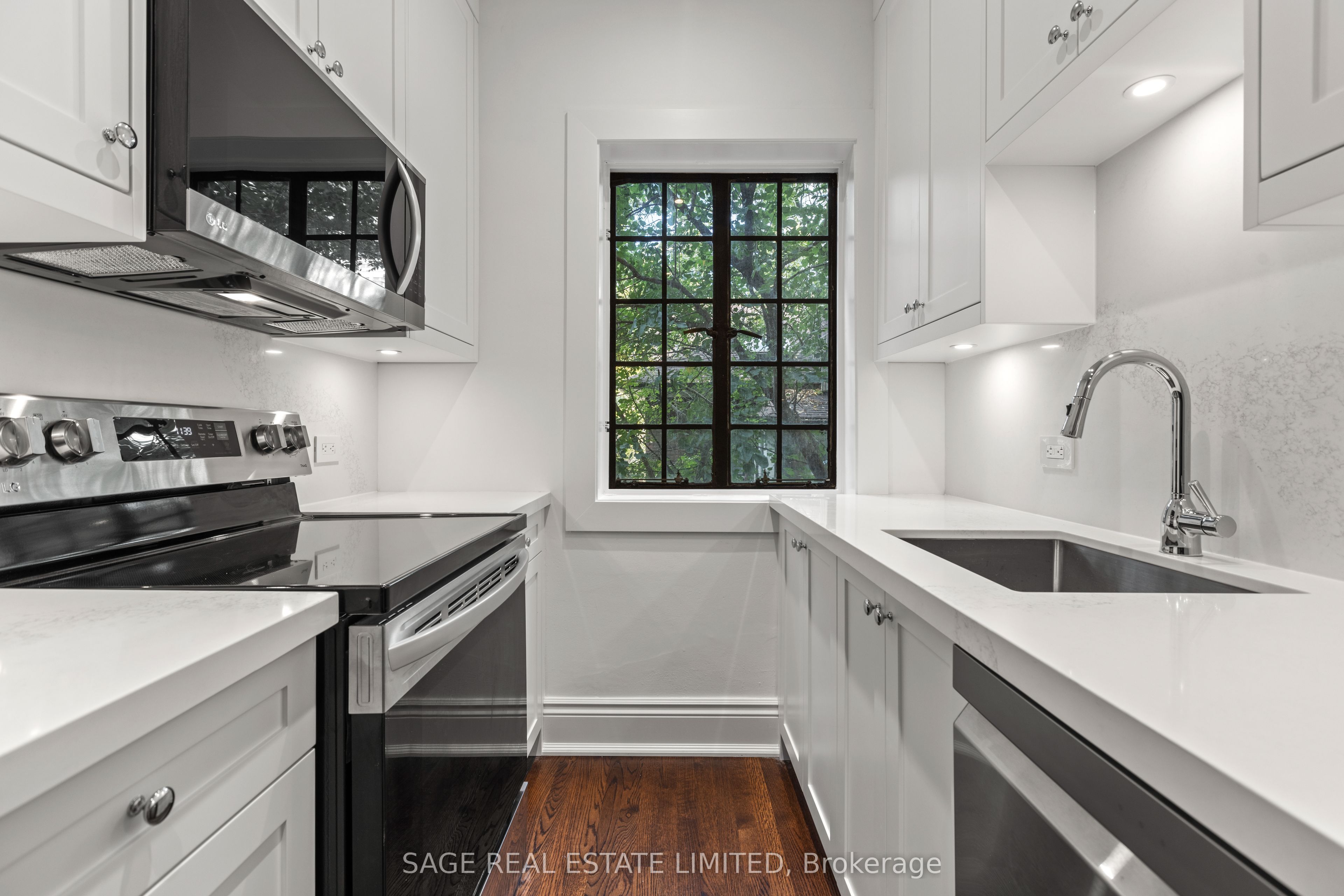 #102 - 150 Balmoral Avenue Property Photo 13