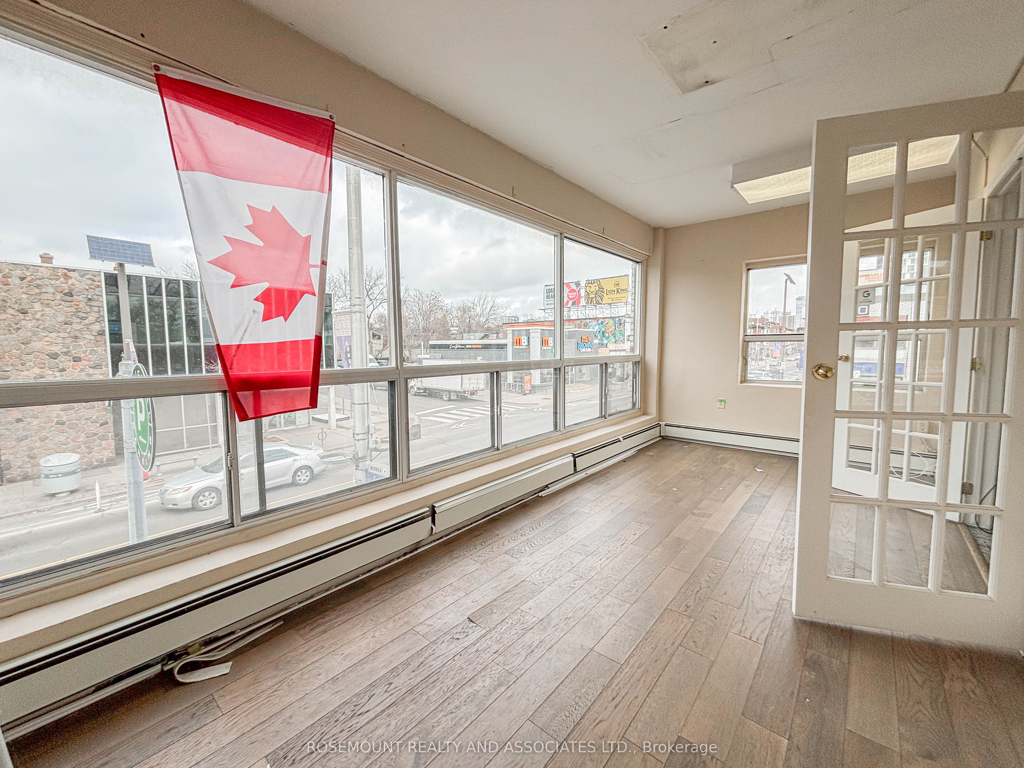 #upper - 641 Bloor Street Property Photo 3