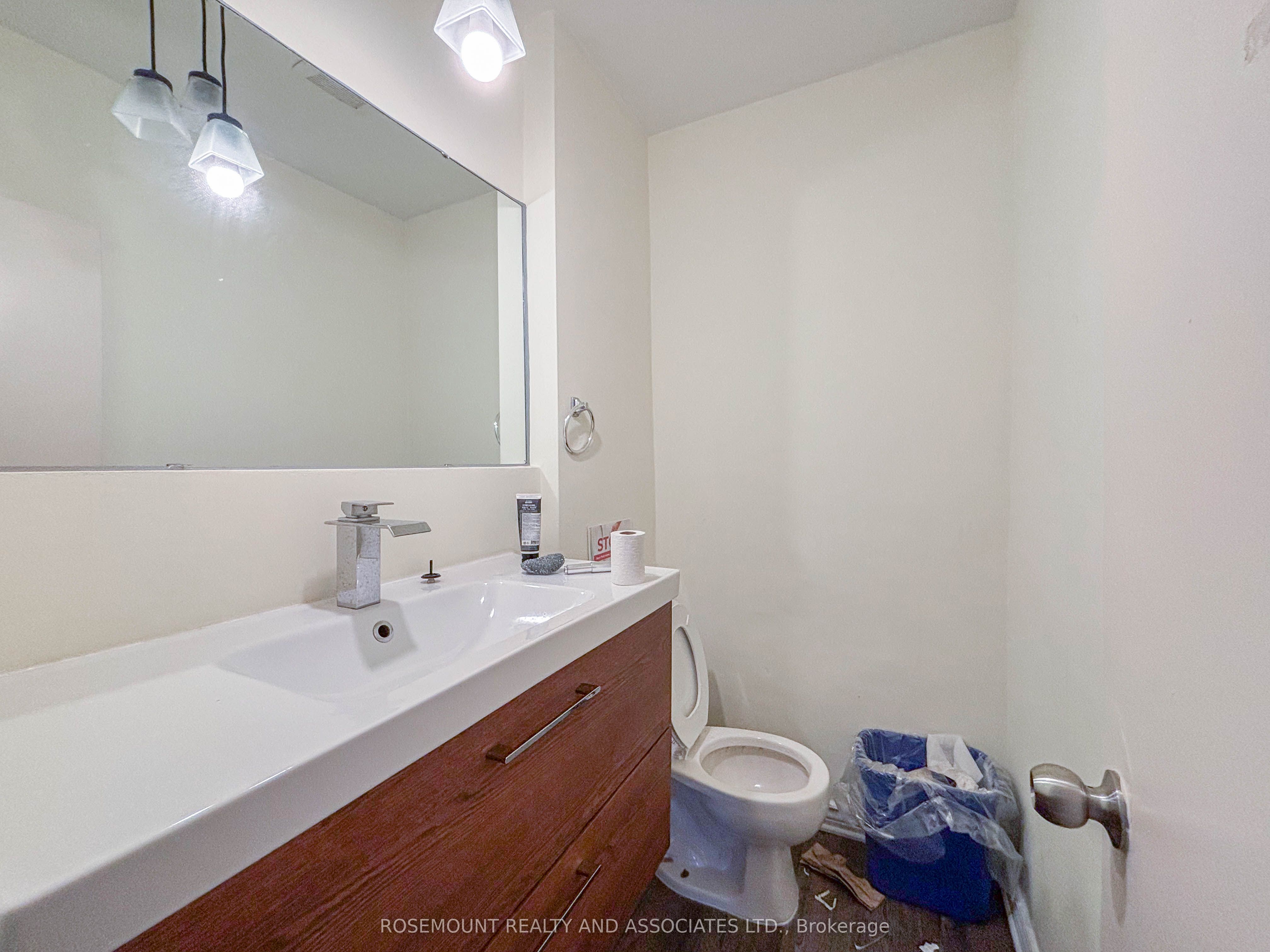 #upper - 641 Bloor Street Property Photo 7