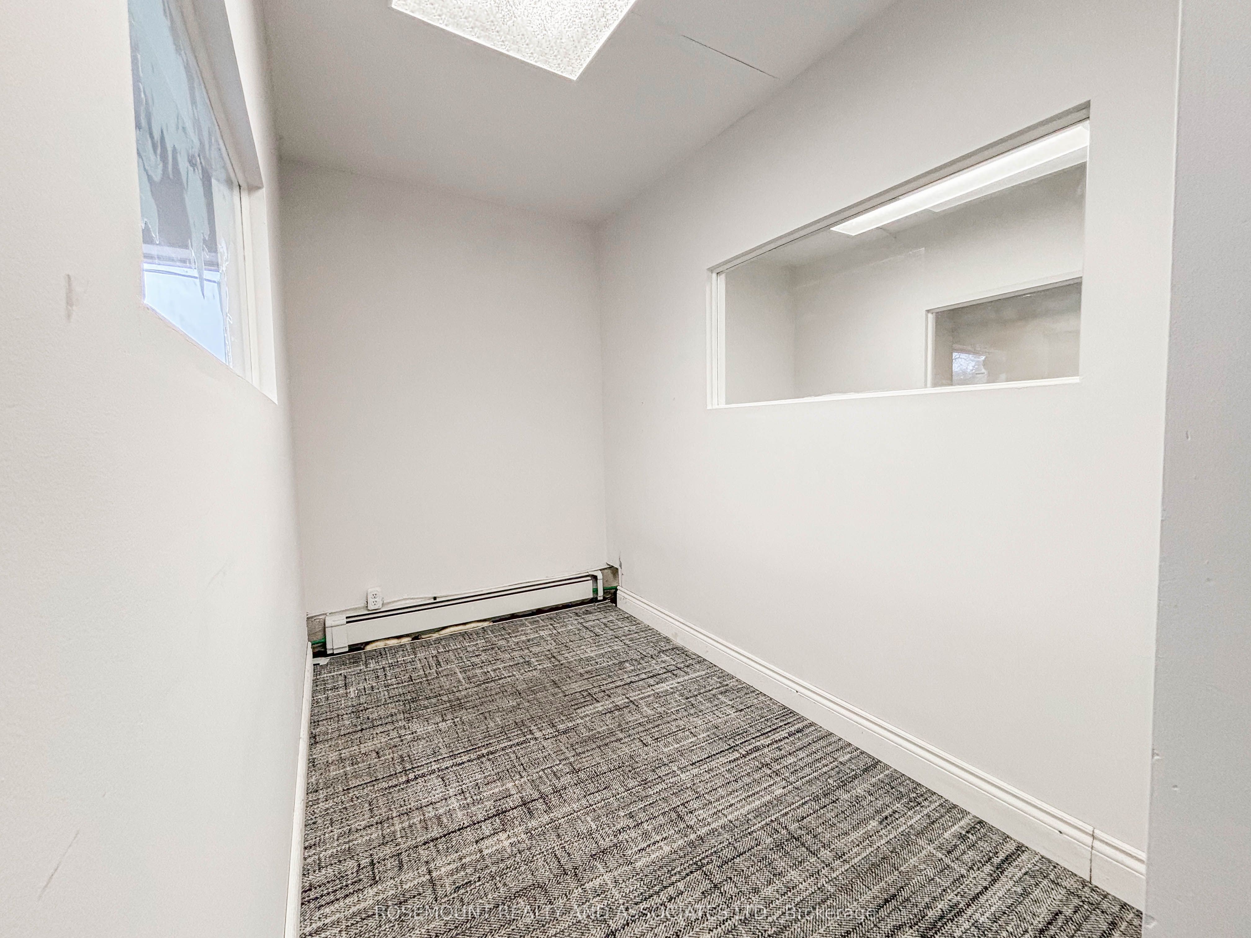 #upper - 641 Bloor Street Property Photo 11