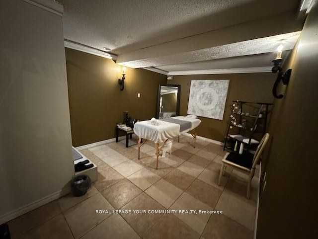 245 Gerrard Street Property Photo 4