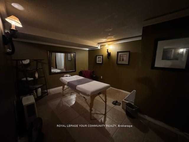 245 Gerrard Street Property Photo 7