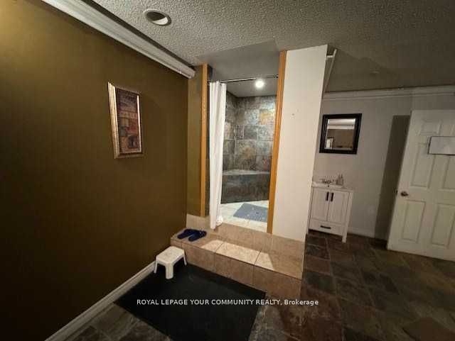 245 Gerrard Street Property Photo 9