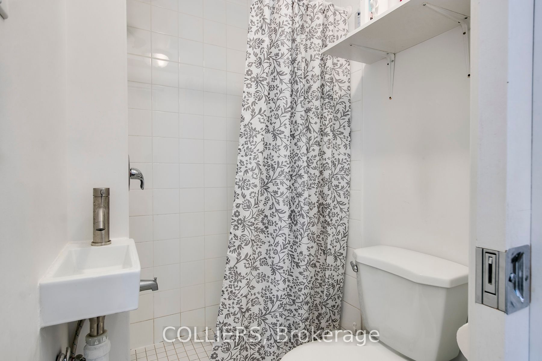 1039 Bathurst Street Property Photo 11
