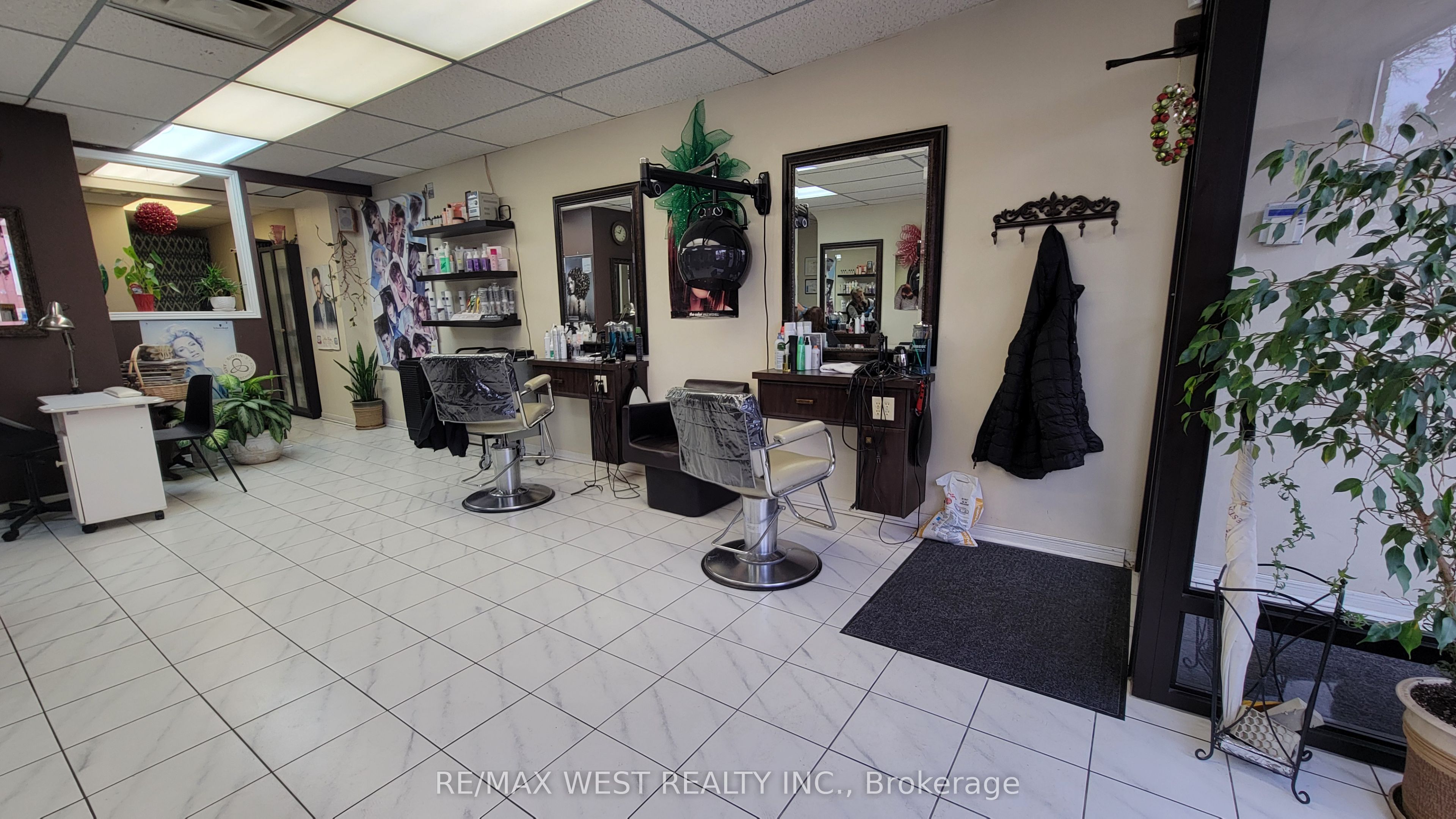 #rm 1 - 1699 Dundas Street Property Photo 7