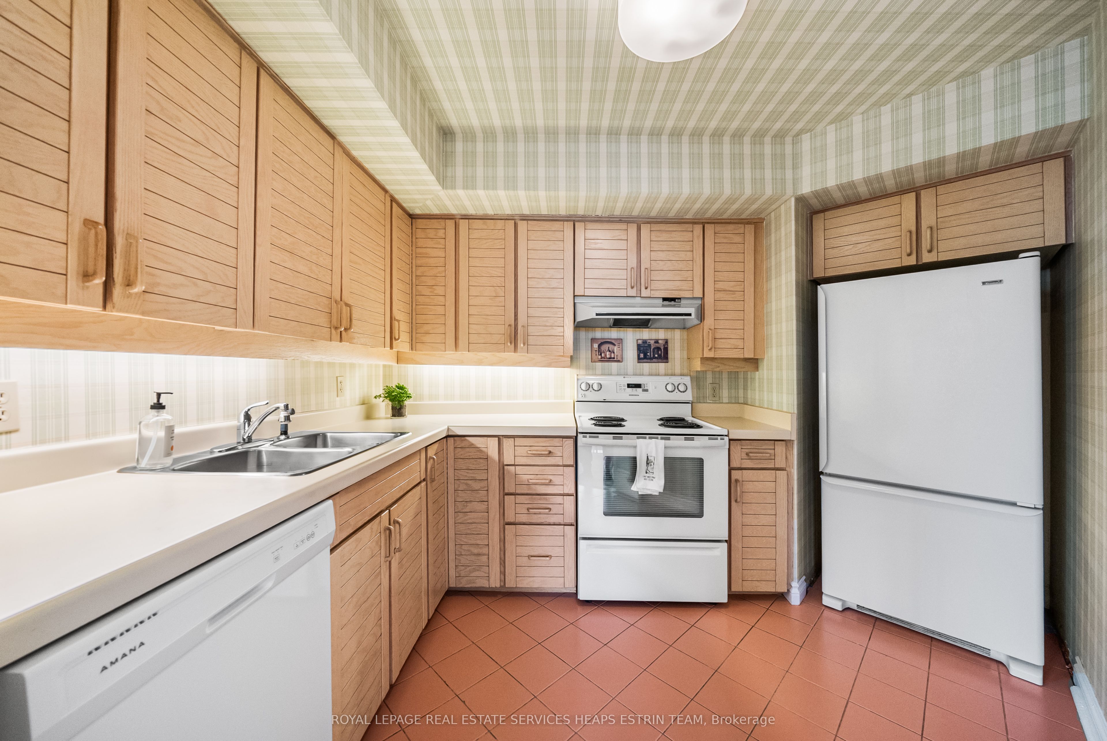 #602 - 1177 Yonge Street Property Photo 12