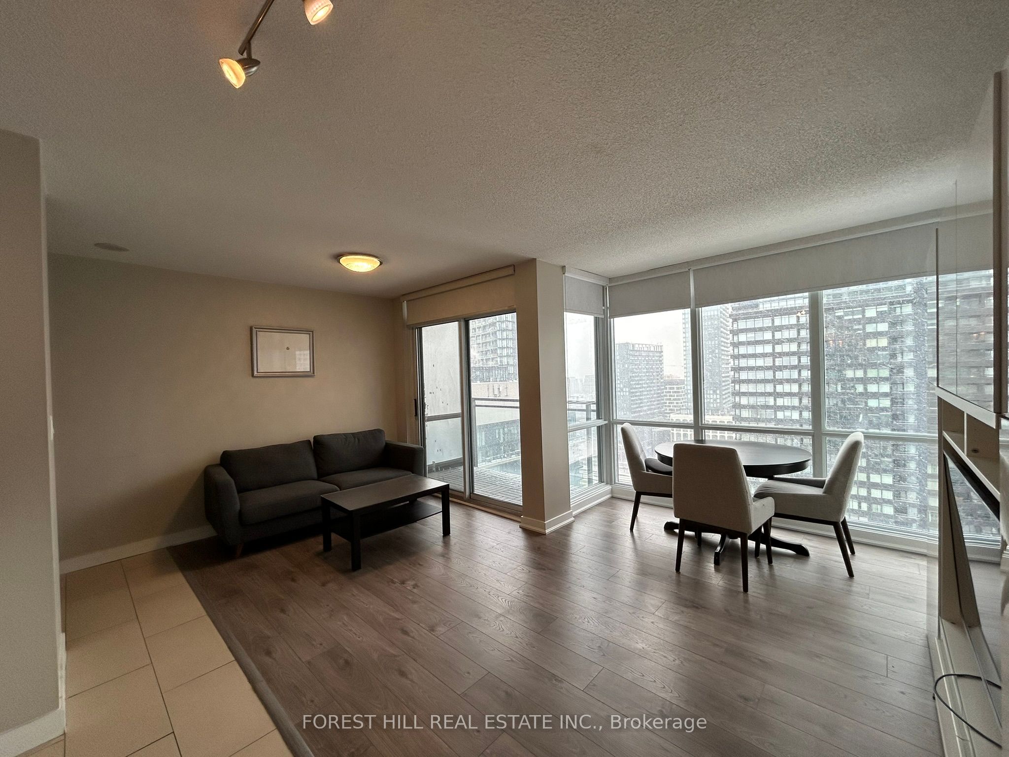 #2906 - 15 Fort York Boulevard Property Photo 4