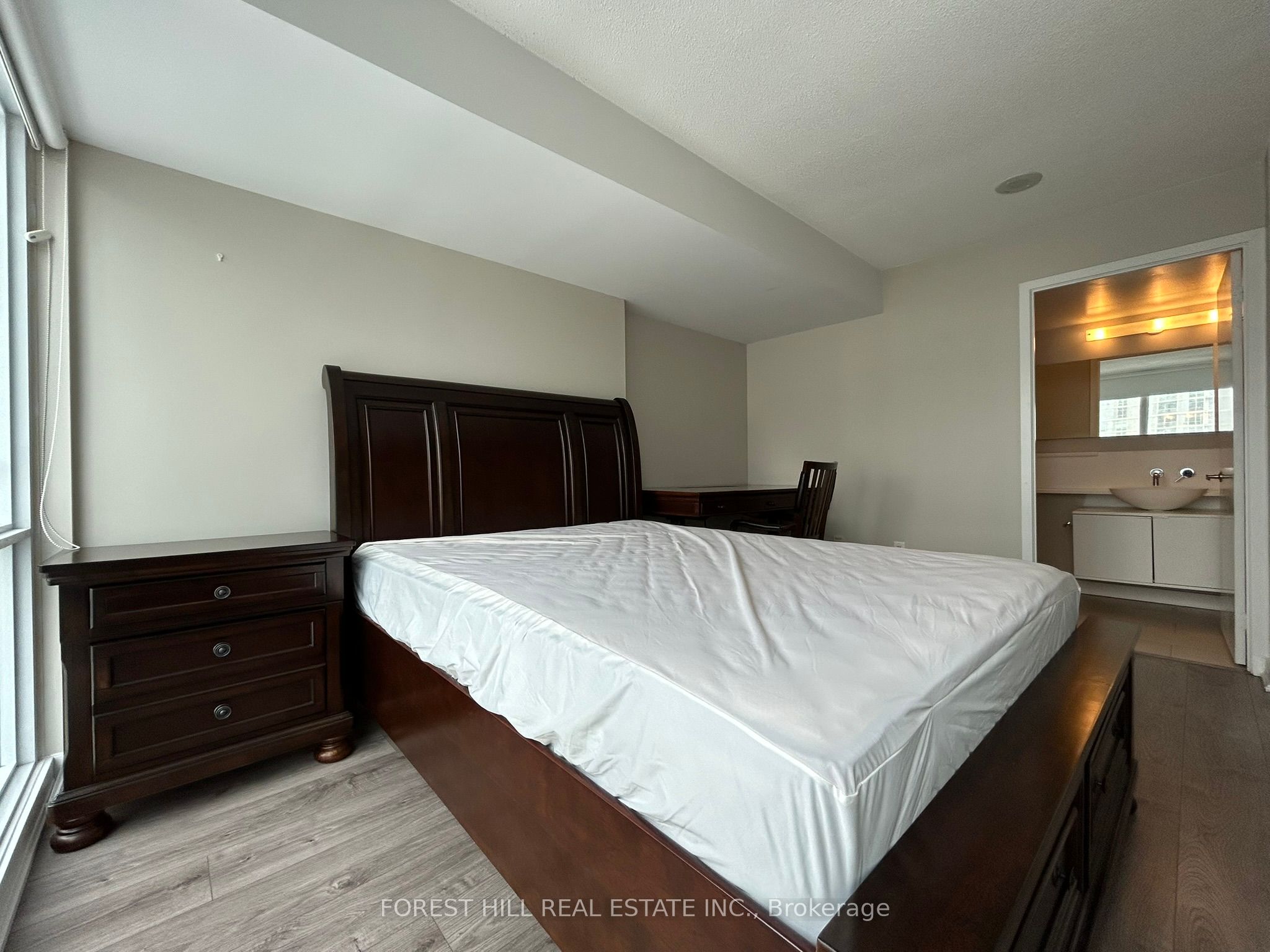 #2906 - 15 Fort York Boulevard Property Photo 6