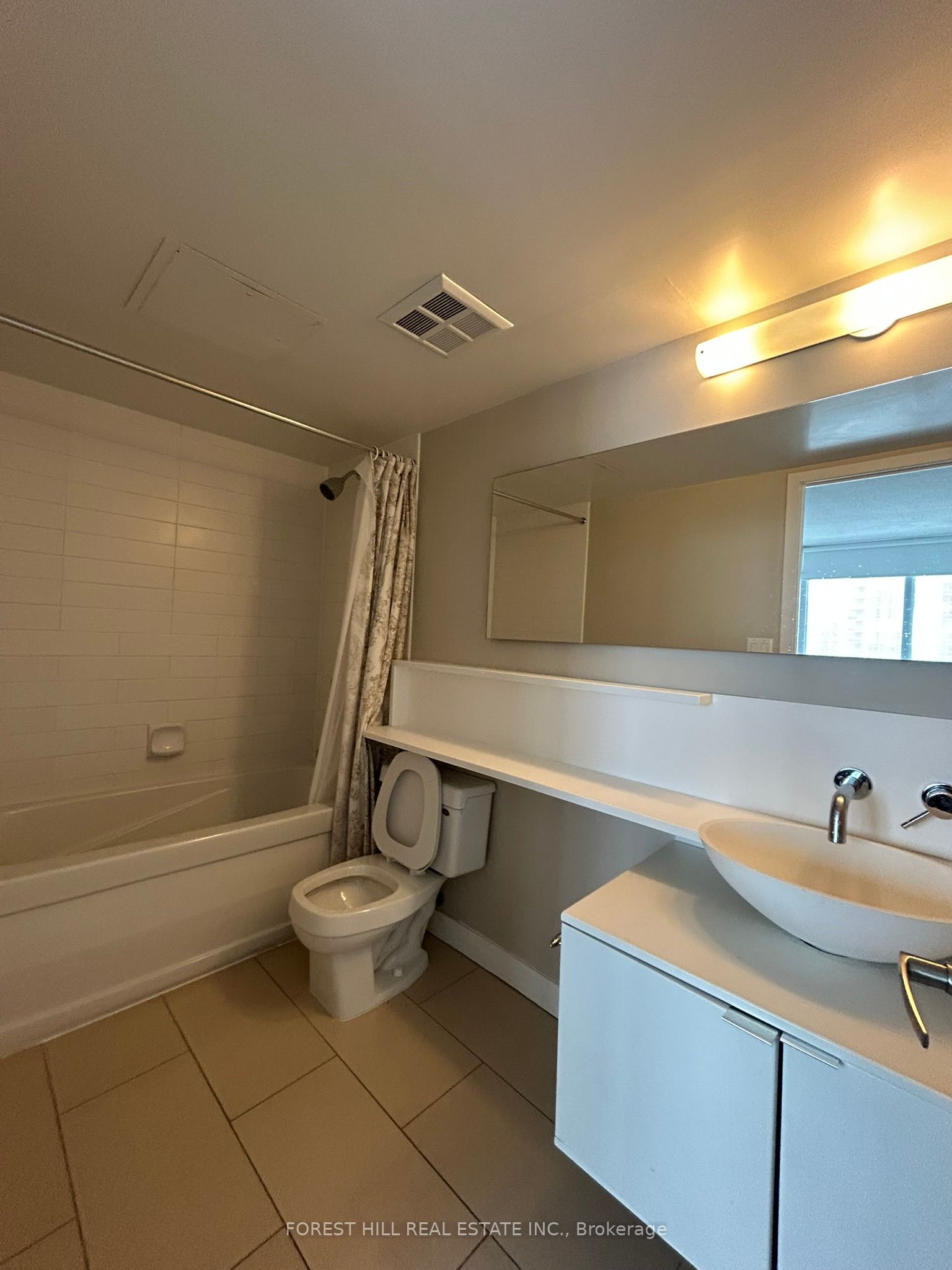 #2906 - 15 Fort York Boulevard Property Photo 9