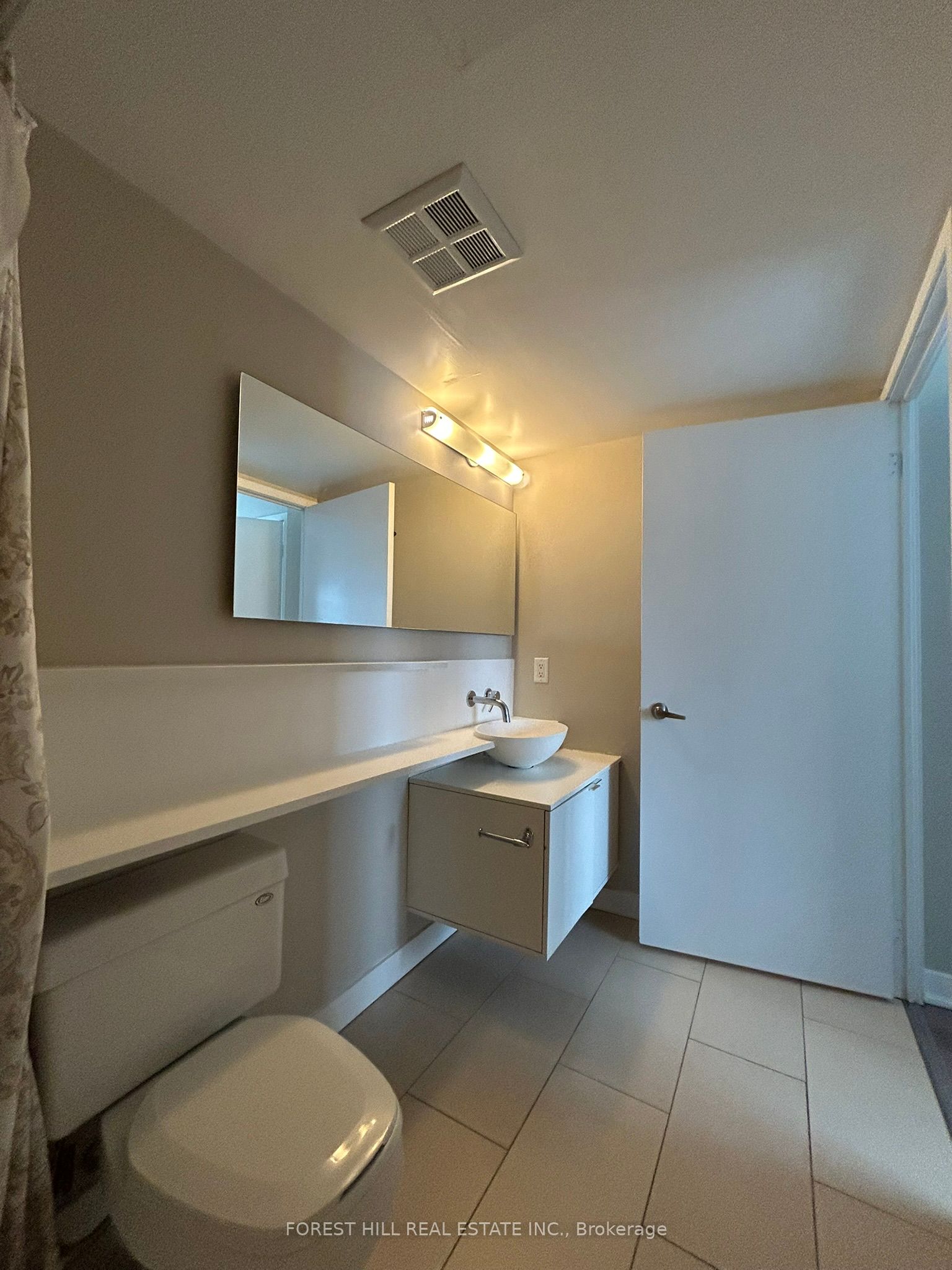 #2906 - 15 Fort York Boulevard Property Photo 10
