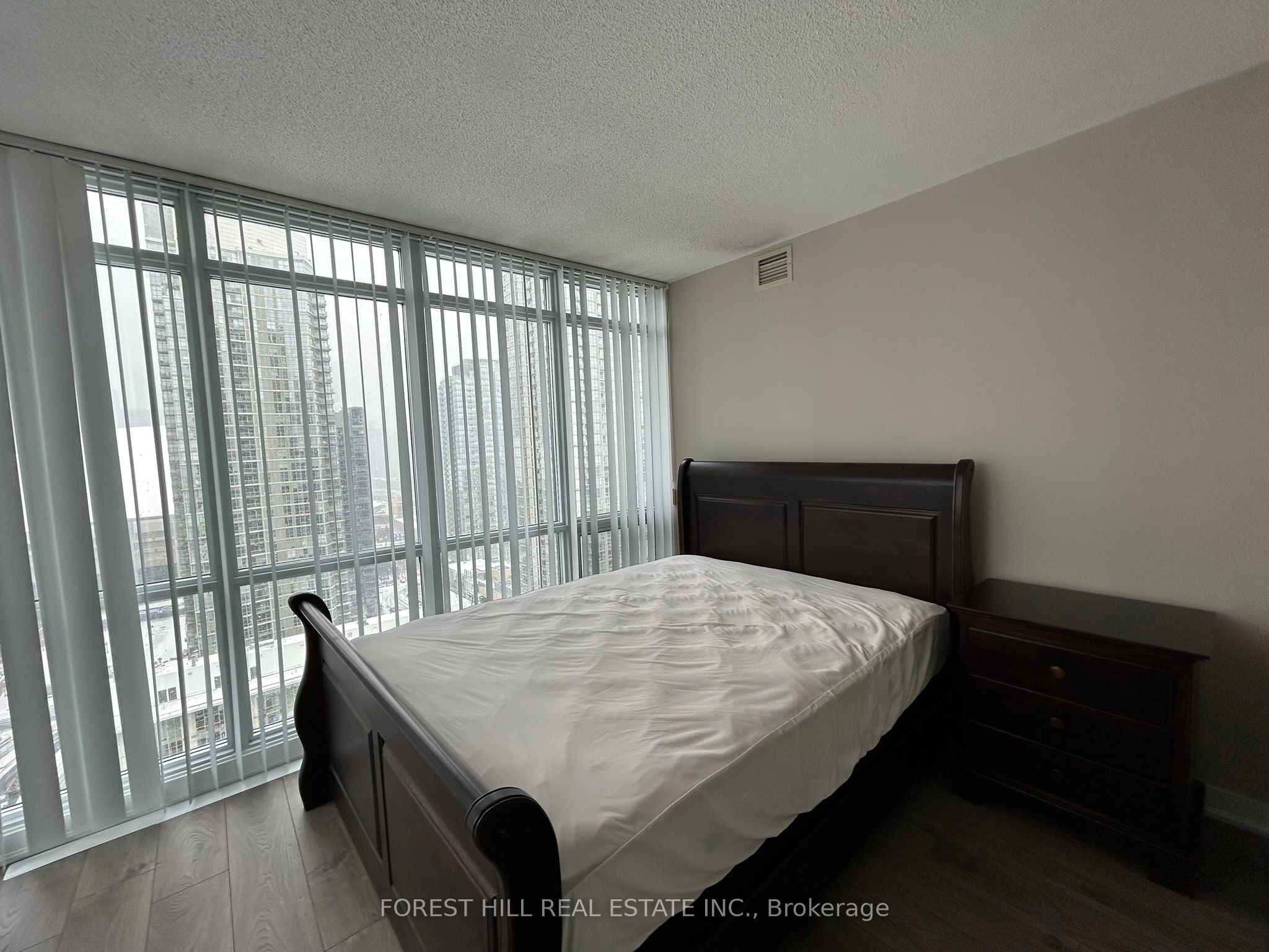 #2906 - 15 Fort York Boulevard Property Photo 11