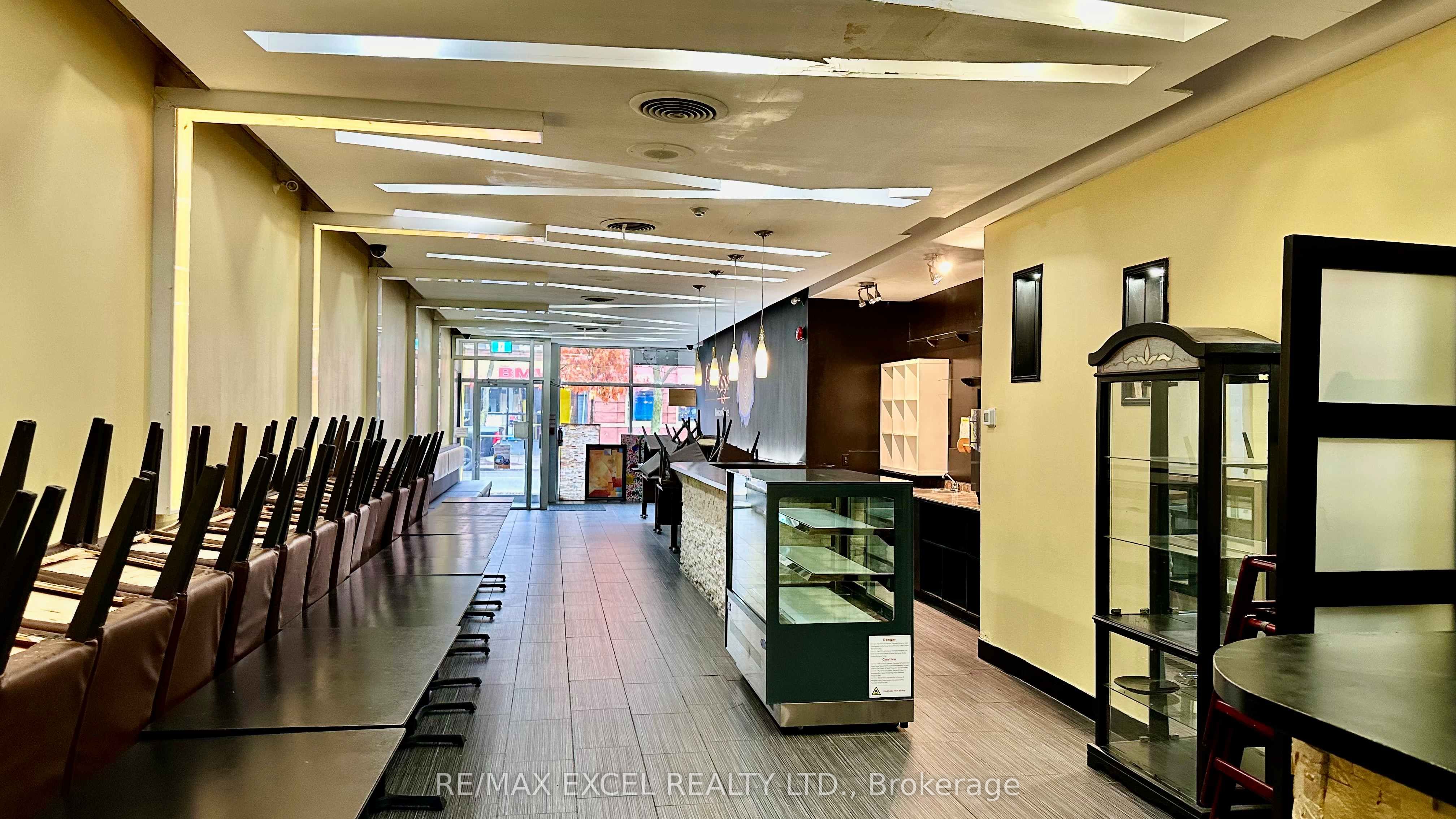 394 Bloor Street Property Photo 2
