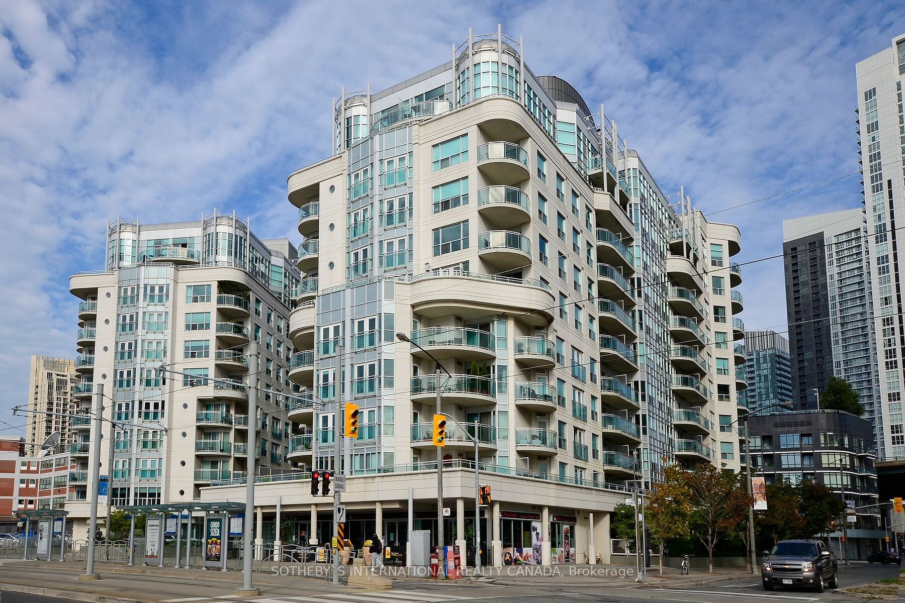 #203 - 600 Queens Quay Property Photo 1