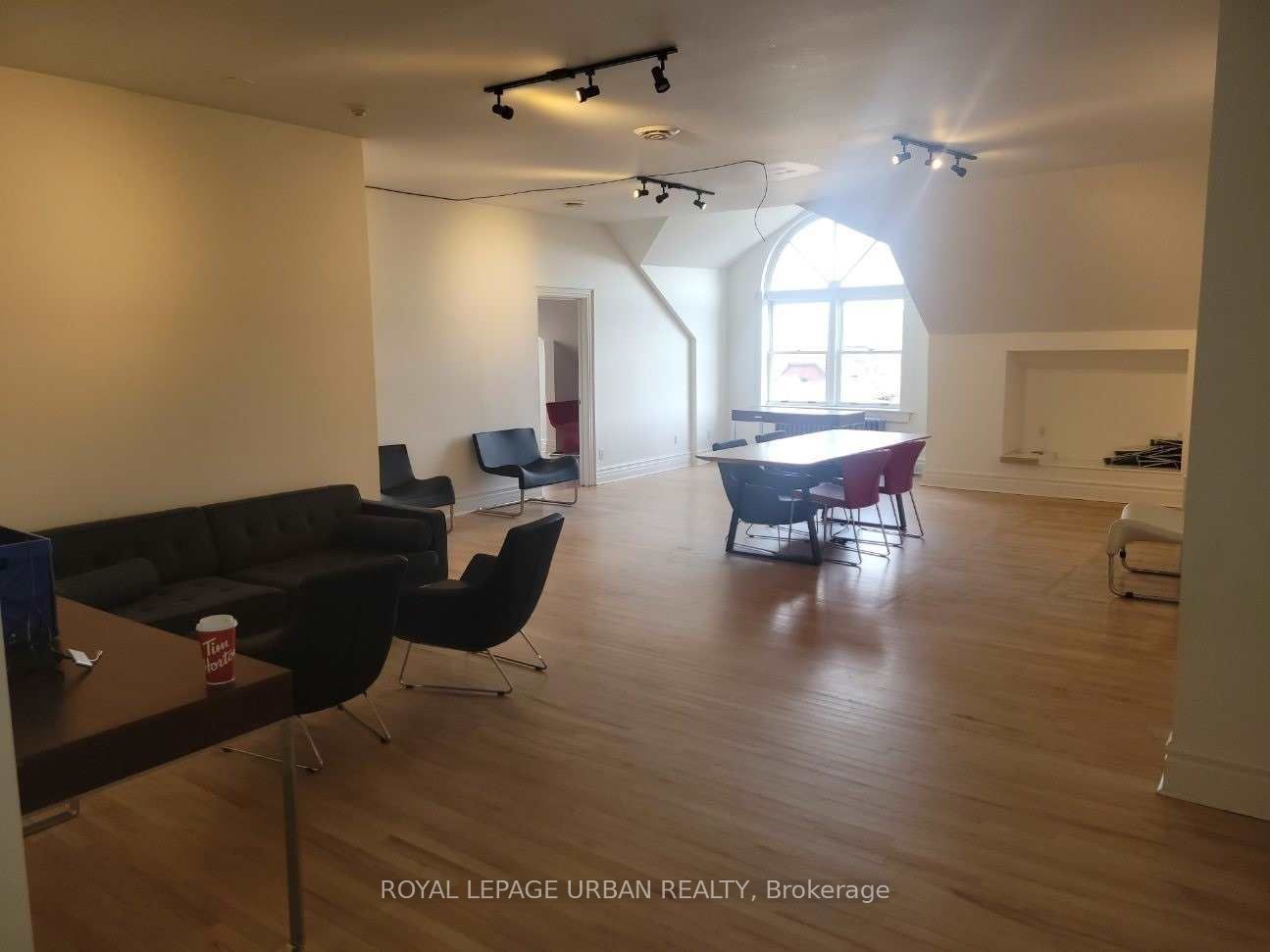 #400 - 1089 Queen Street Property Photo 2