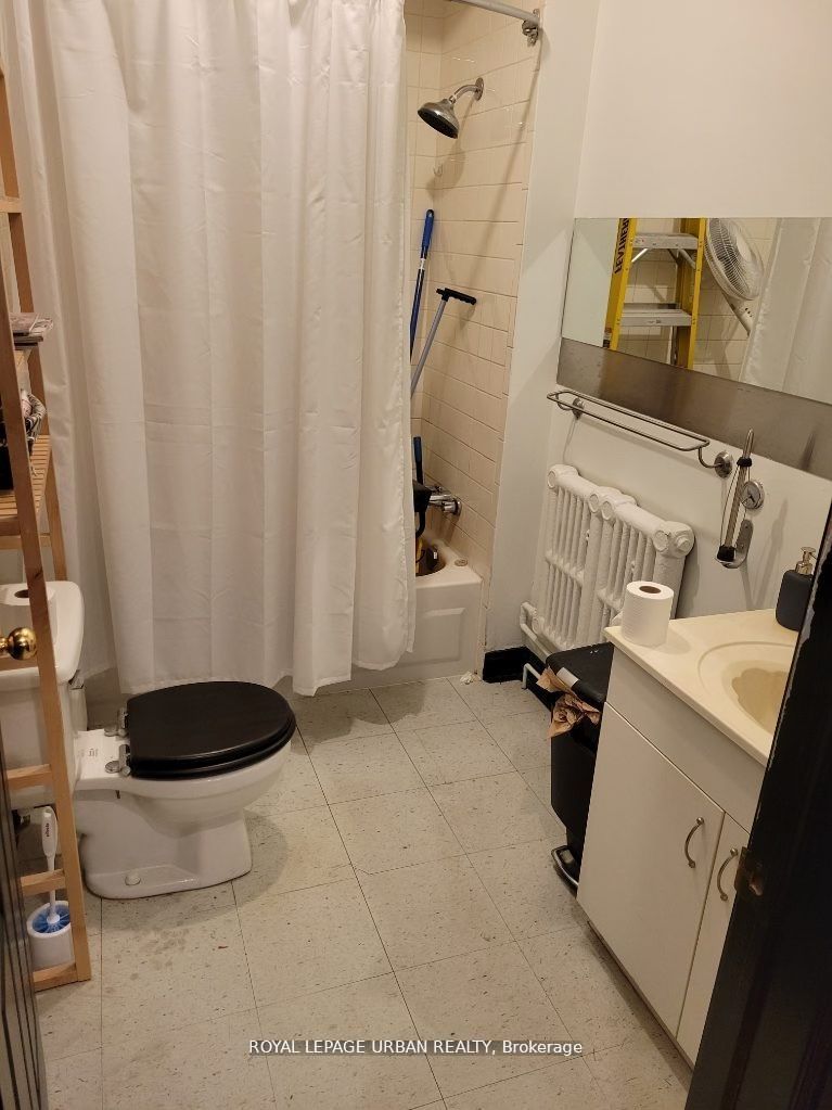 #402 - 1089 Queen Street Property Photo 7