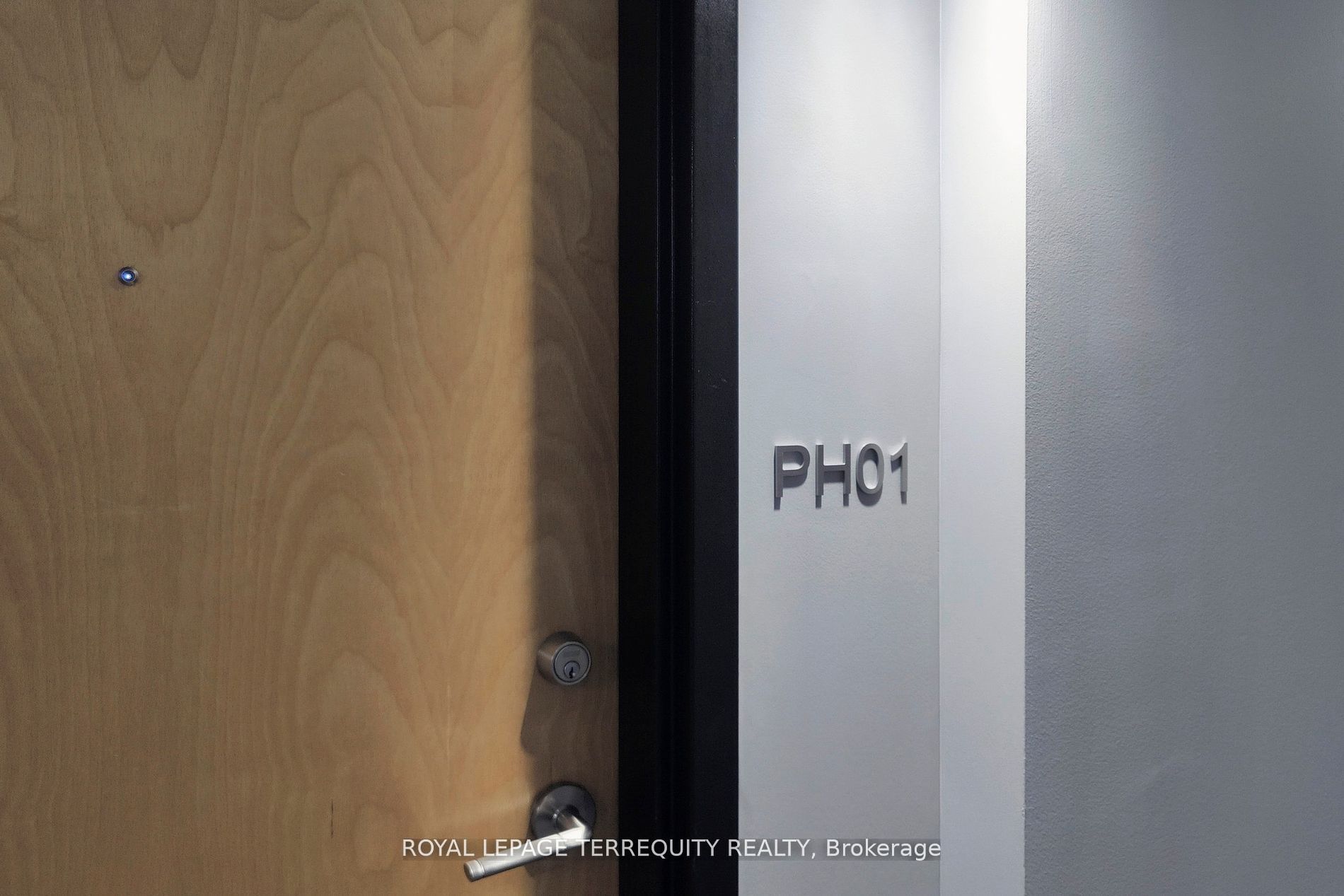 #ph1 - 39 Parliament Street Property Photo 4