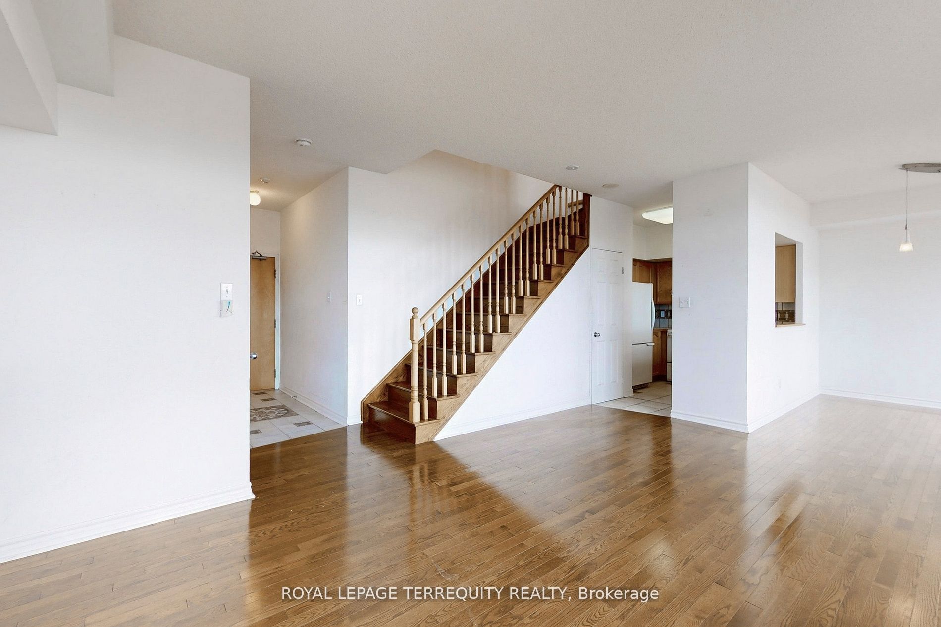 #ph1 - 39 Parliament Street Property Photo 11