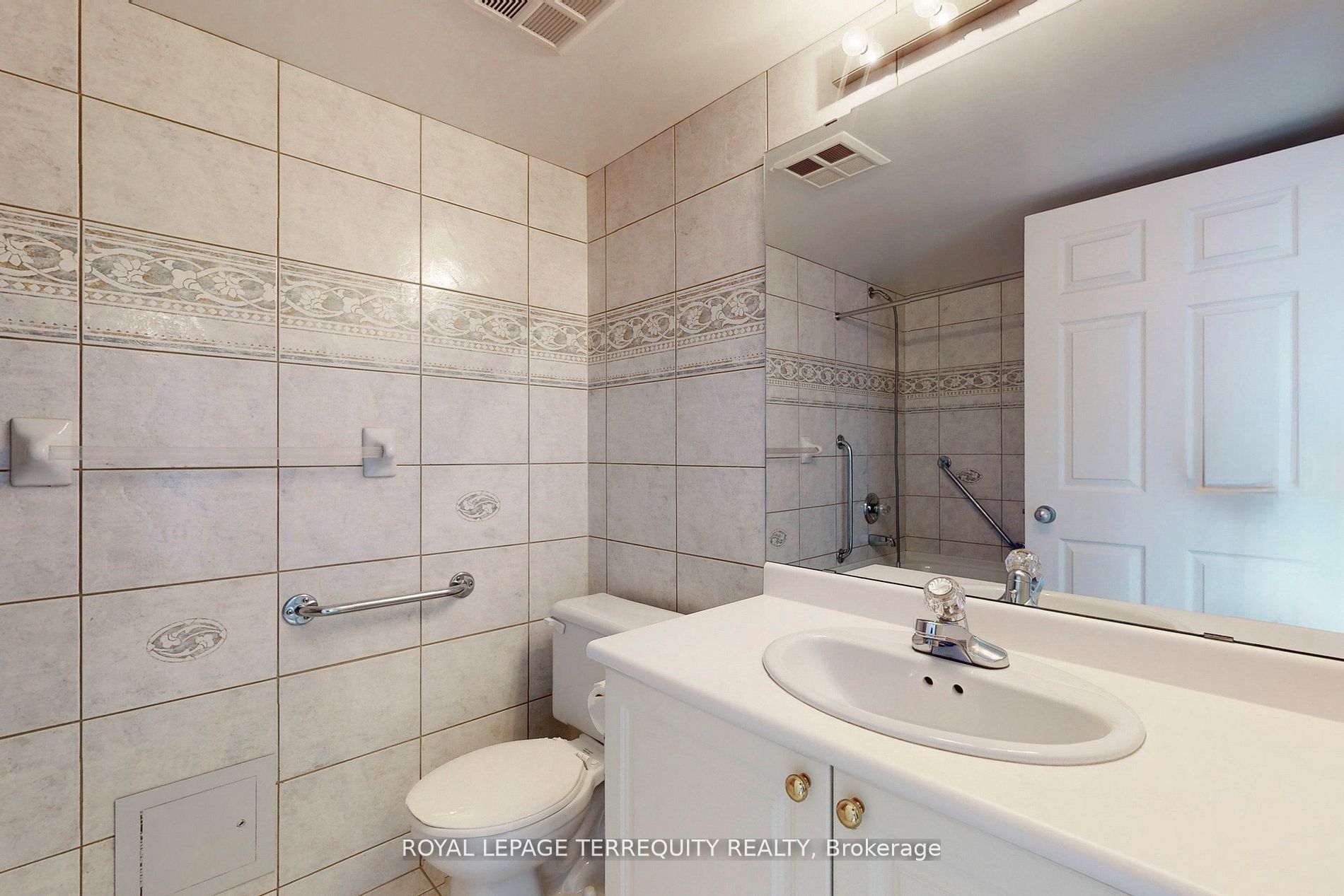 #ph1 - 39 Parliament Street Property Photo 19