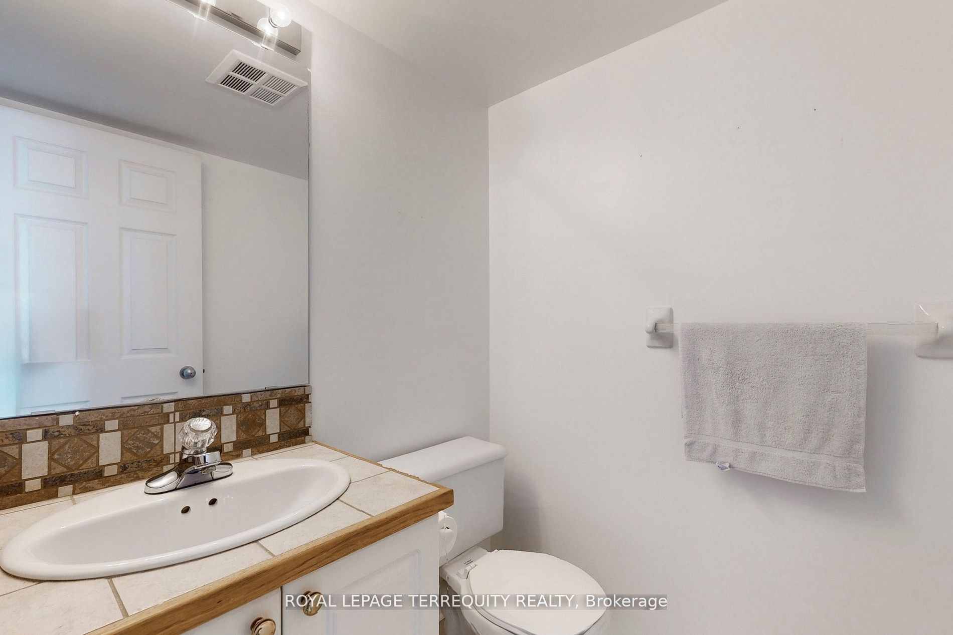 #ph1 - 39 Parliament Street Property Photo 20