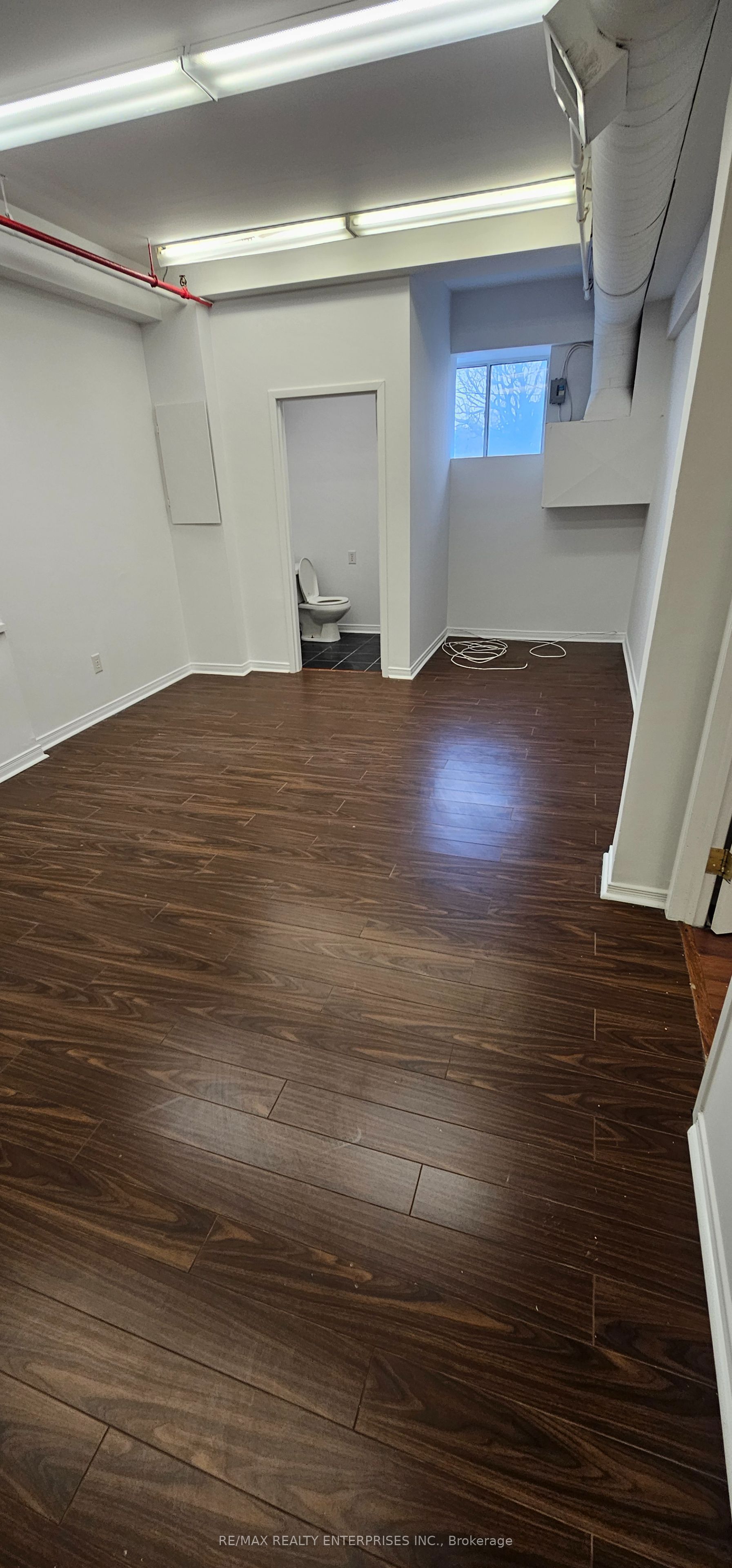 #206 - 670 Bloor Street Property Photo 4