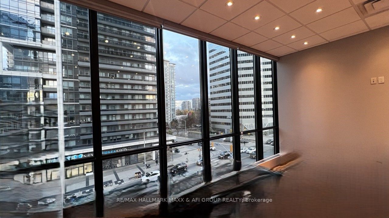 #324 - 4750 Yonge Street Property Photo 5
