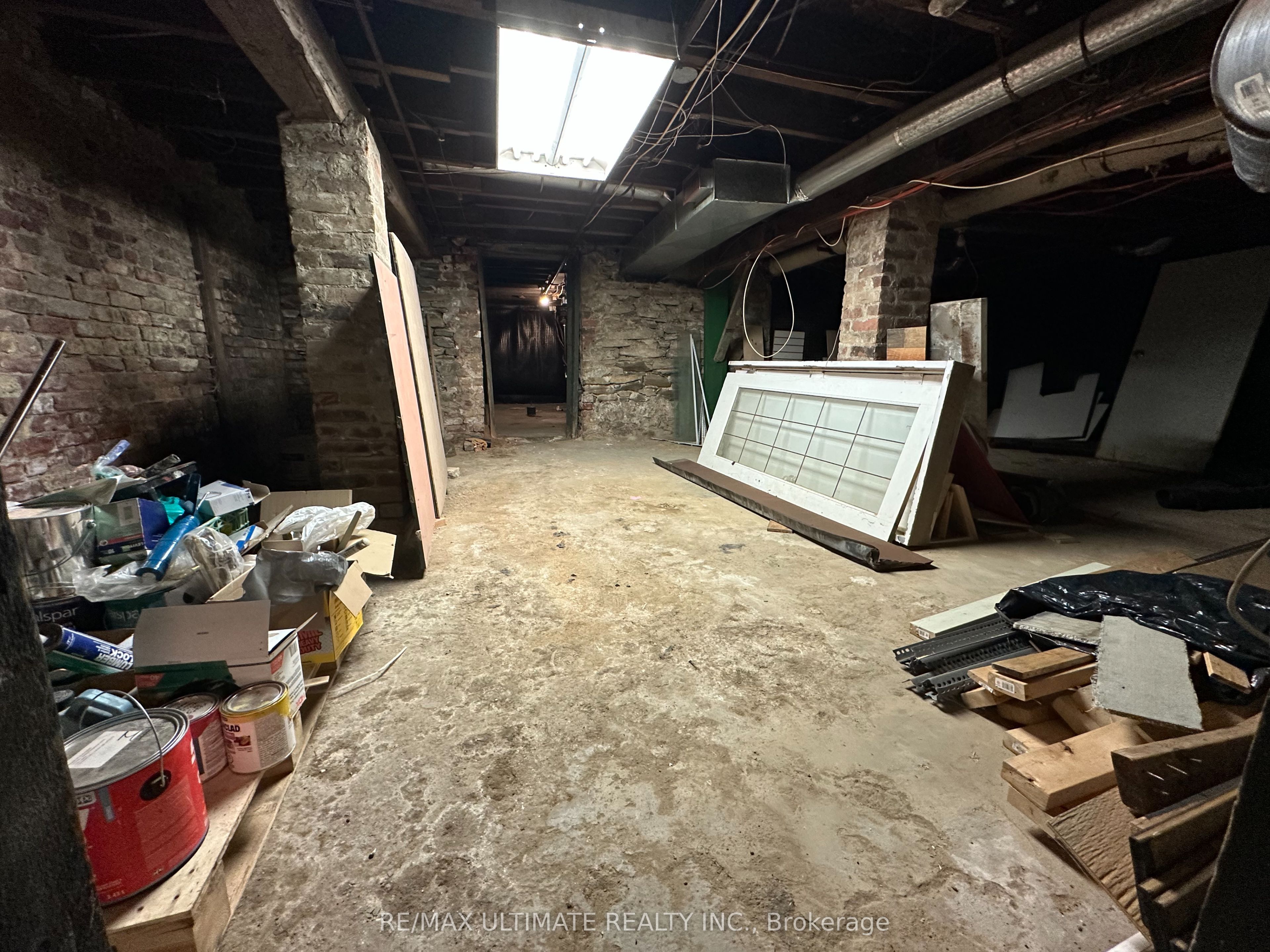 578 Dundas Street Property Photo 15