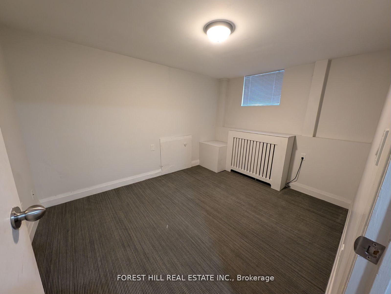 #lower 2 - 924 Avenue Road Property Photo 5