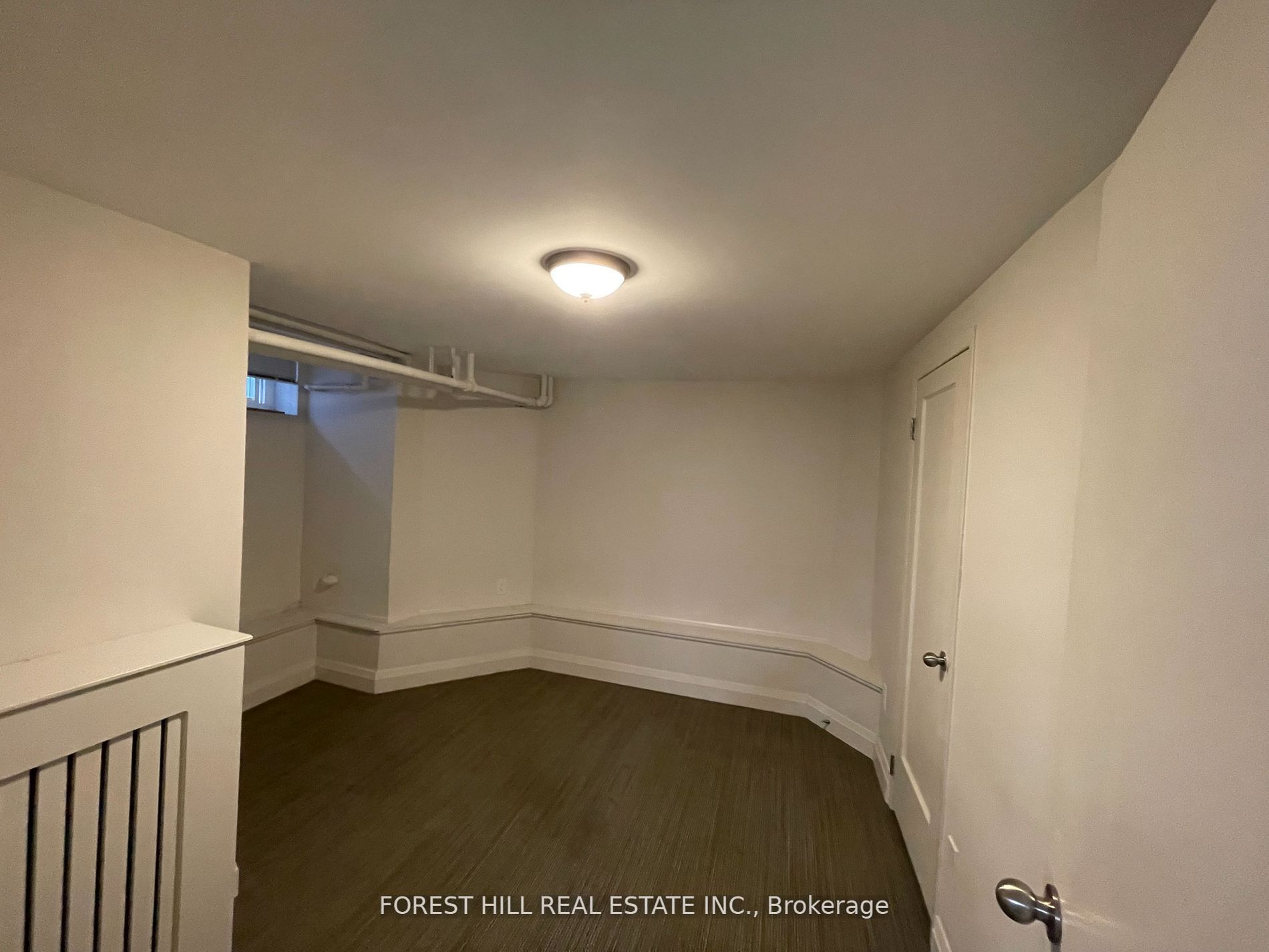 #lower 2 - 924 Avenue Road Property Photo 6