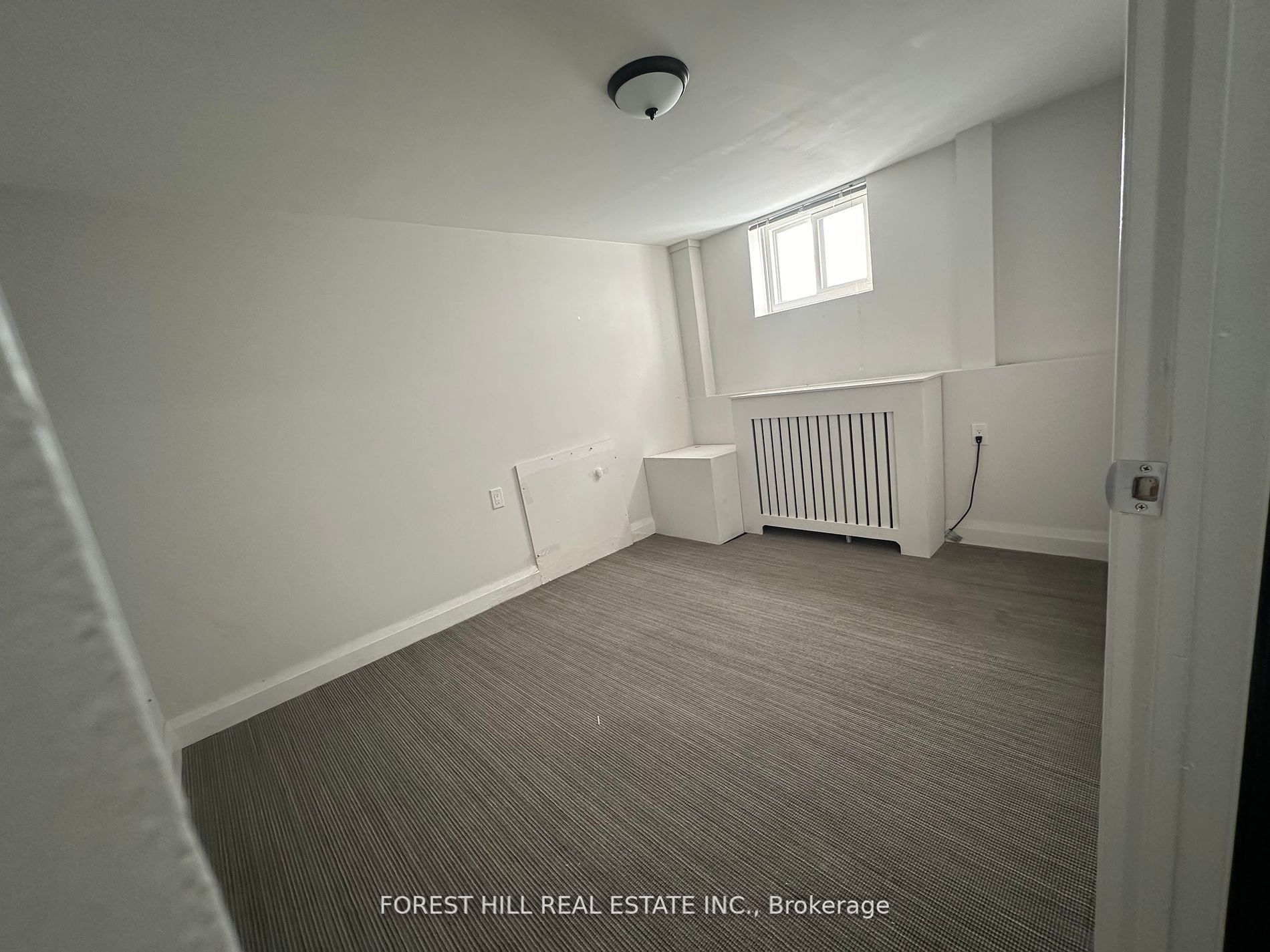 #lower 2 - 924 Avenue Road Property Photo 7
