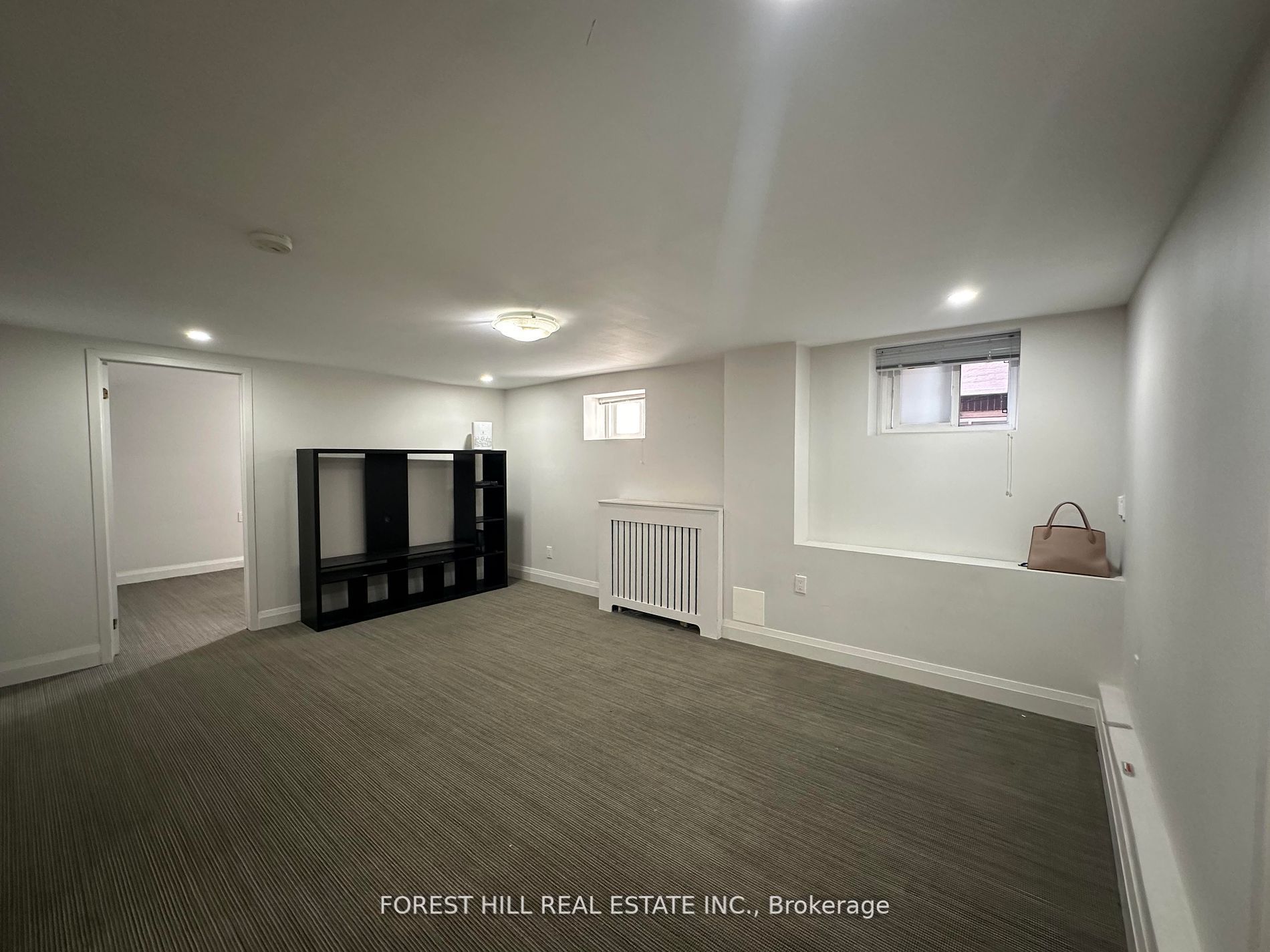#lower 2 - 924 Avenue Road Property Photo 10