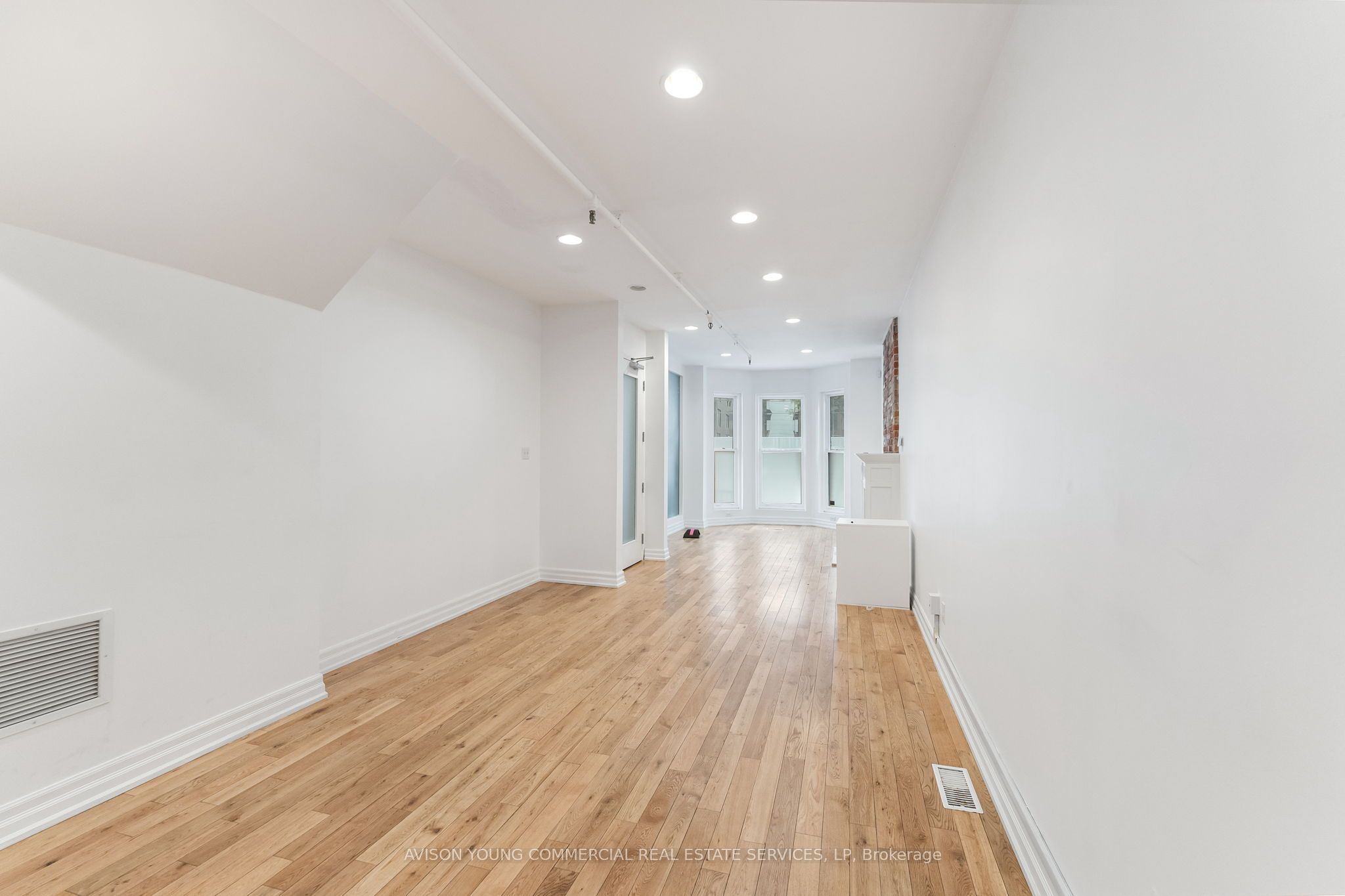 277 Richmond Street Property Photo 11