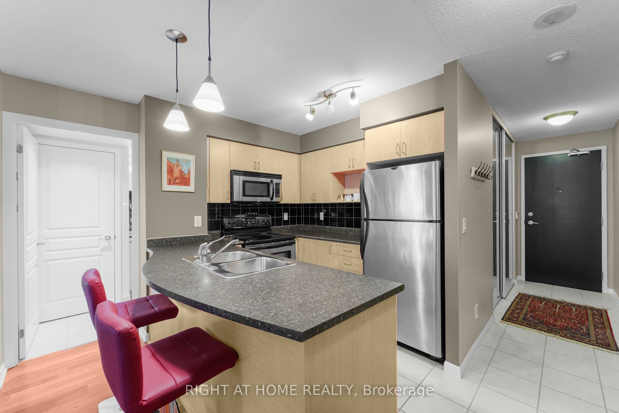 #2315 - 18 Yonge Street Property Photo 13