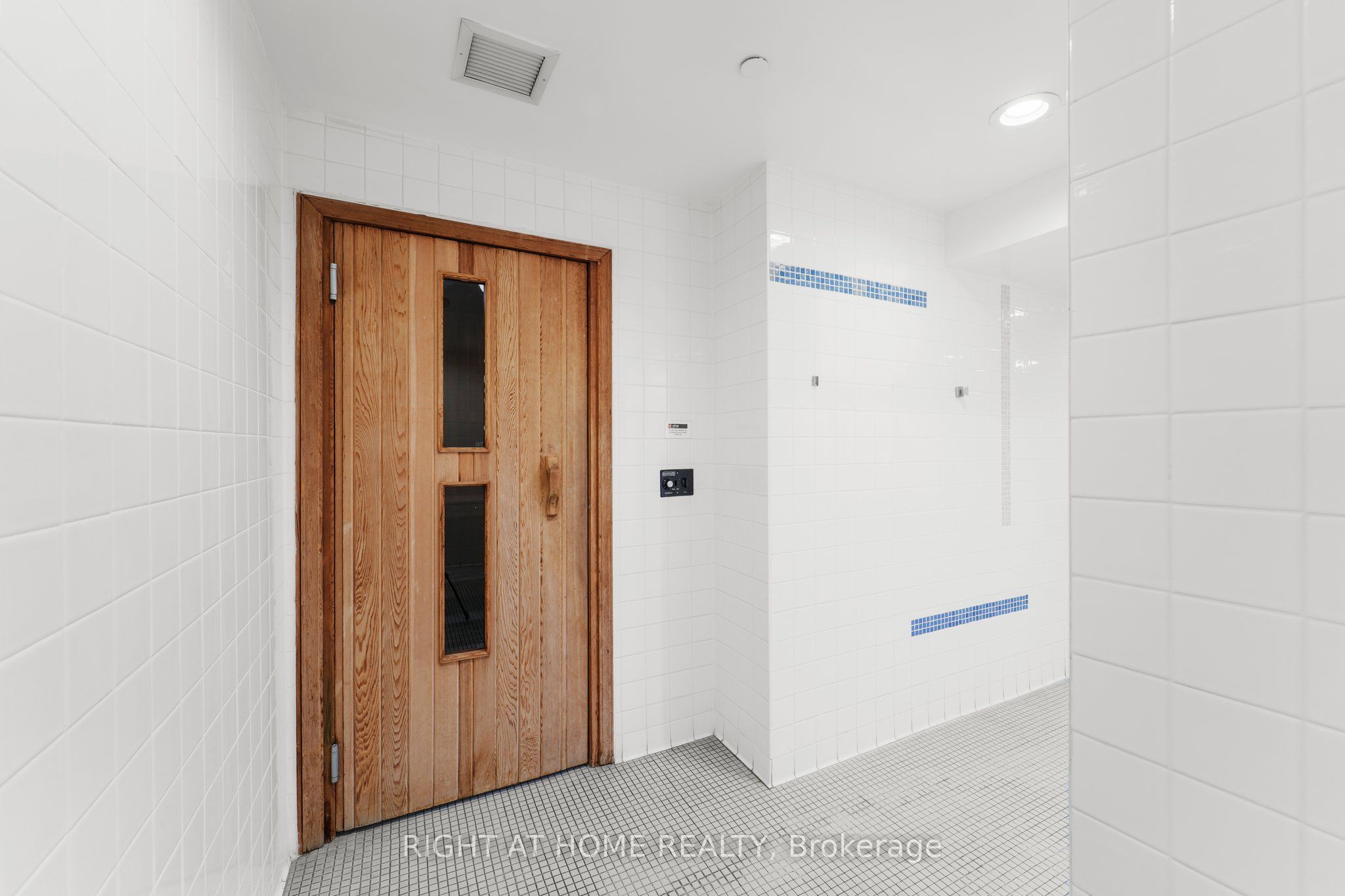 #2315 - 18 Yonge Street Property Photo 21