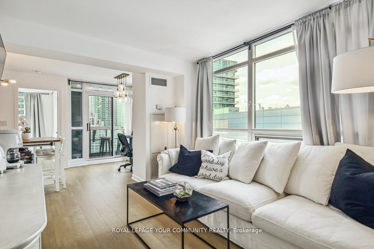 #1810 - 600 Fleet Street Property Photo 1