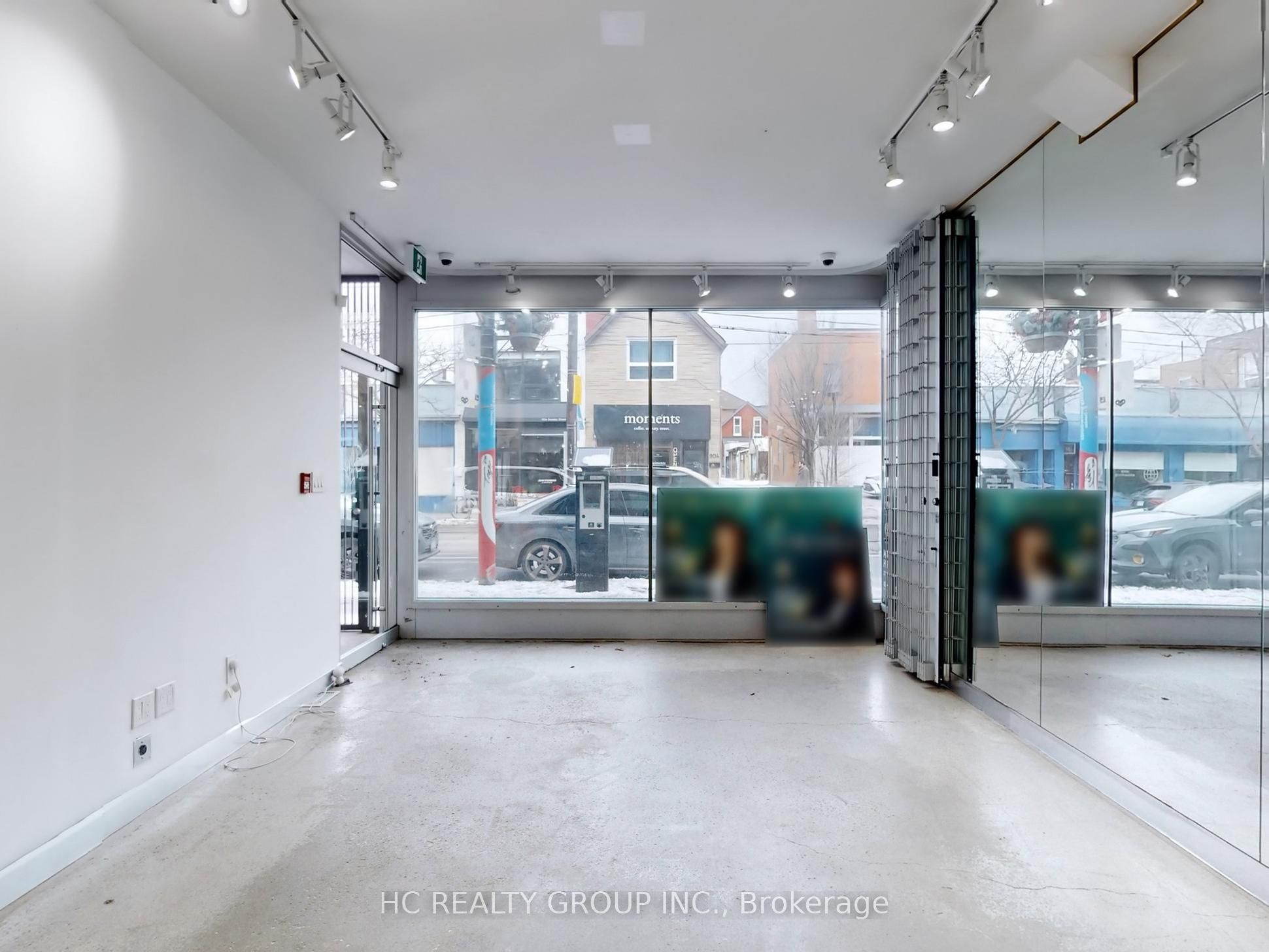 899 Dundas Street Property Photo 3