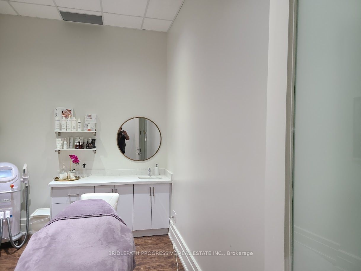 #unit H - 678 Sheppard Avenue Property Photo 9