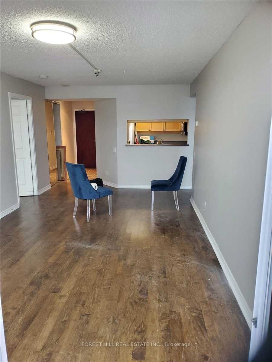 #812 - 8 Covington Road Property Photo 6