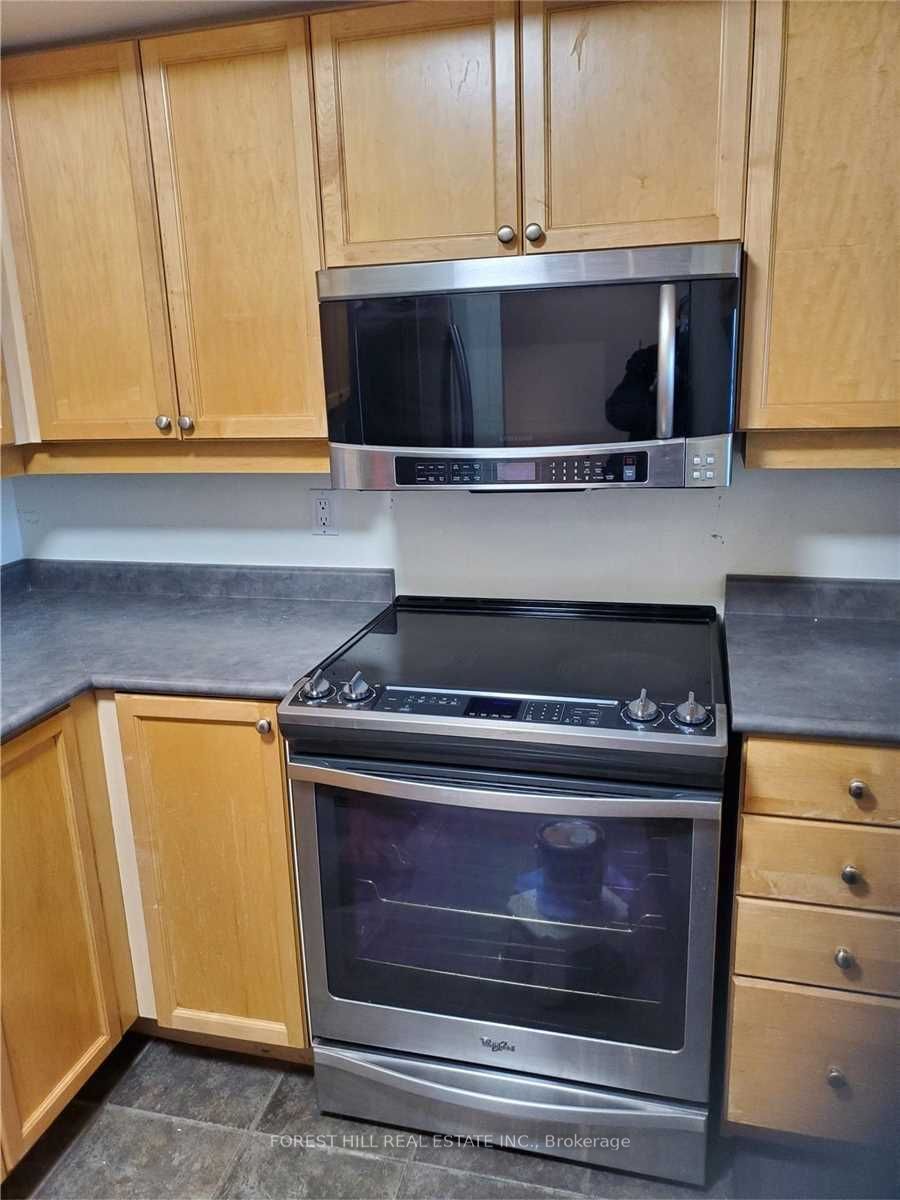 #812 - 8 Covington Road Property Photo 8