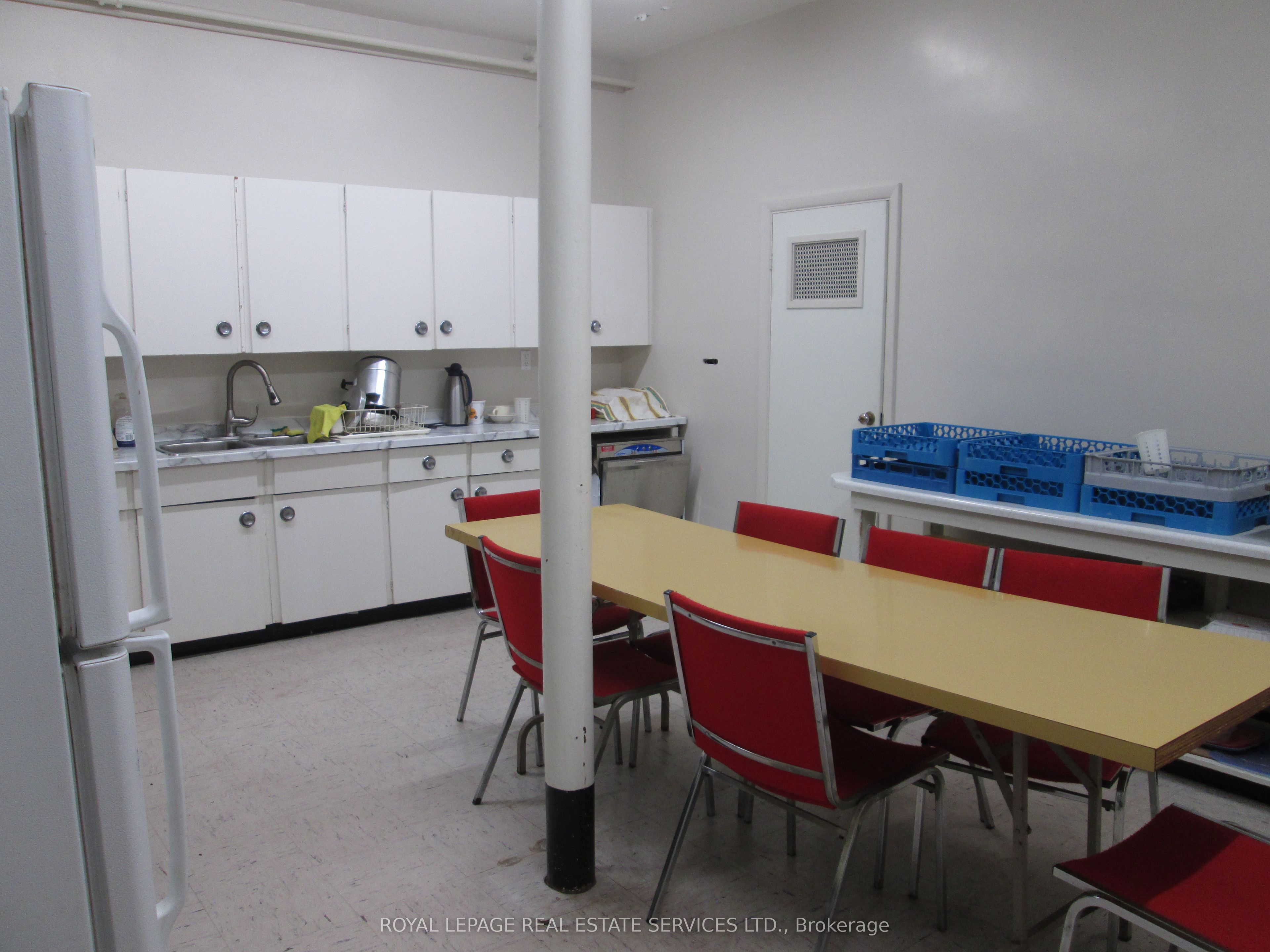 410 College Street Property Photo 13